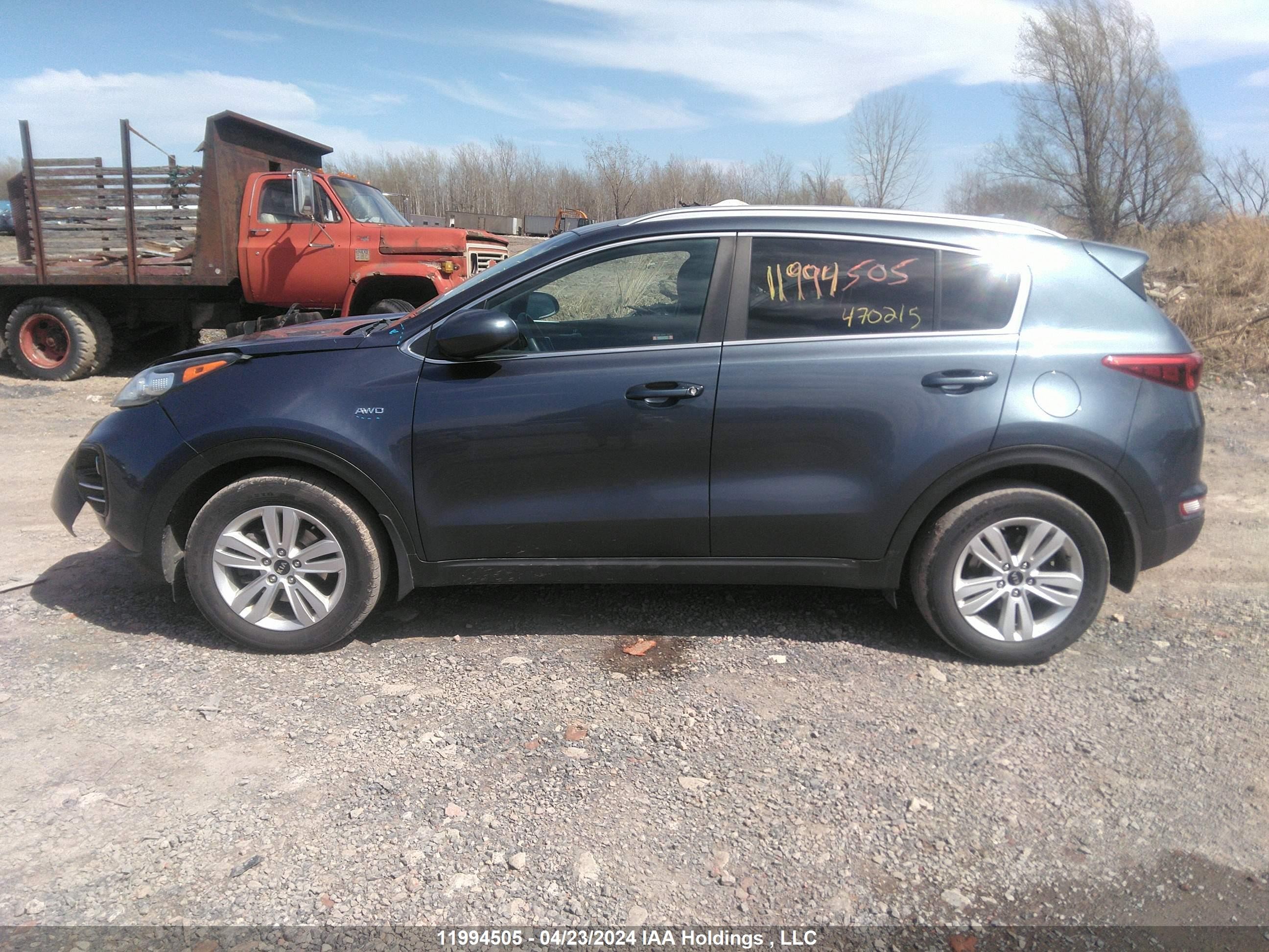 Photo 13 VIN: KNDPMCAC4J7470215 - KIA SPORTAGE 