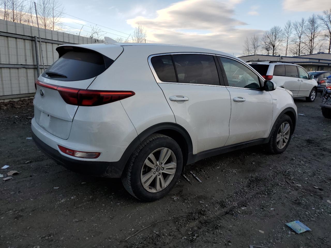 Photo 2 VIN: KNDPMCAC4K7582157 - KIA SPORTAGE 