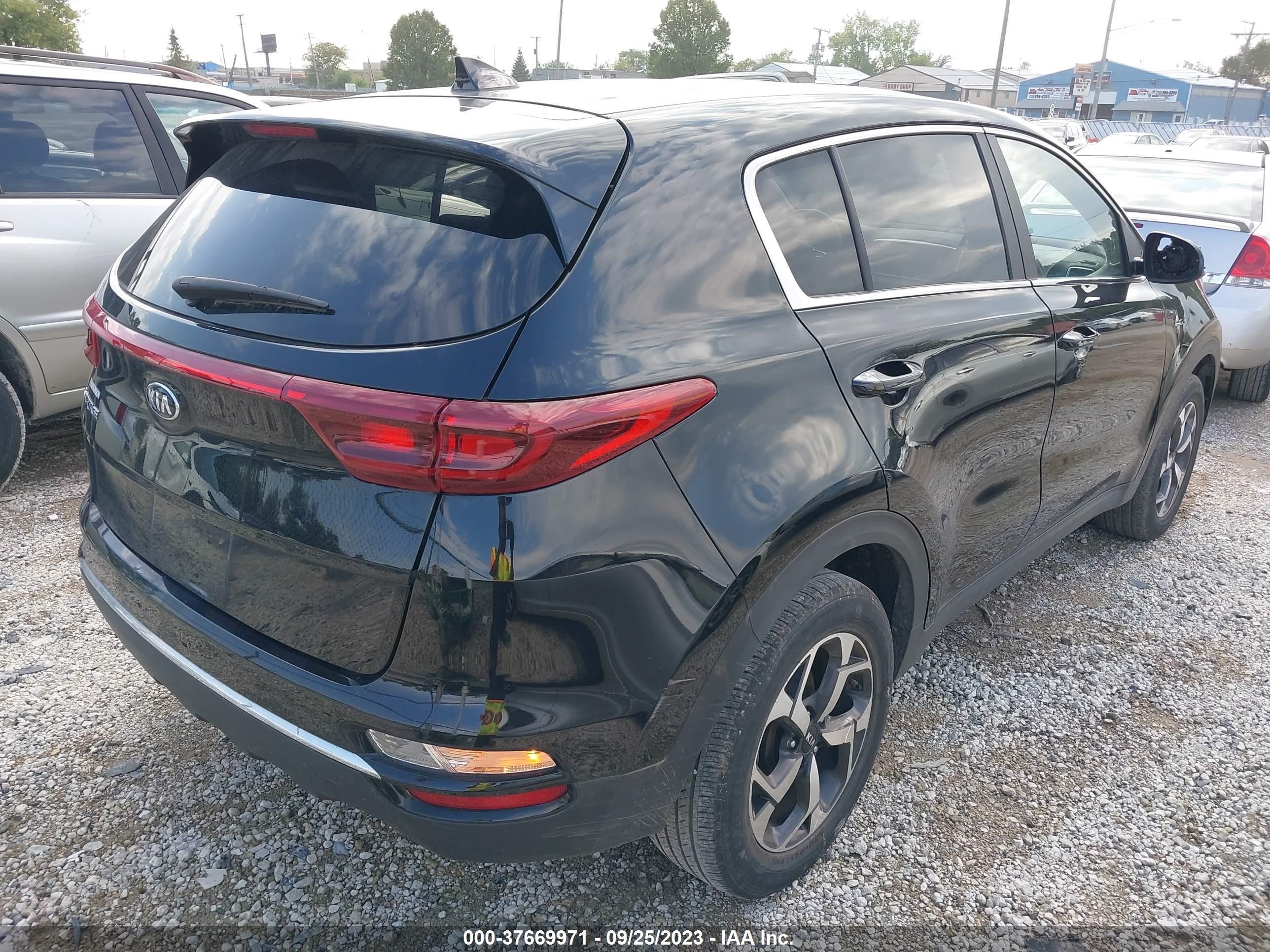 Photo 3 VIN: KNDPMCAC4N7952401 - KIA SPORTAGE 