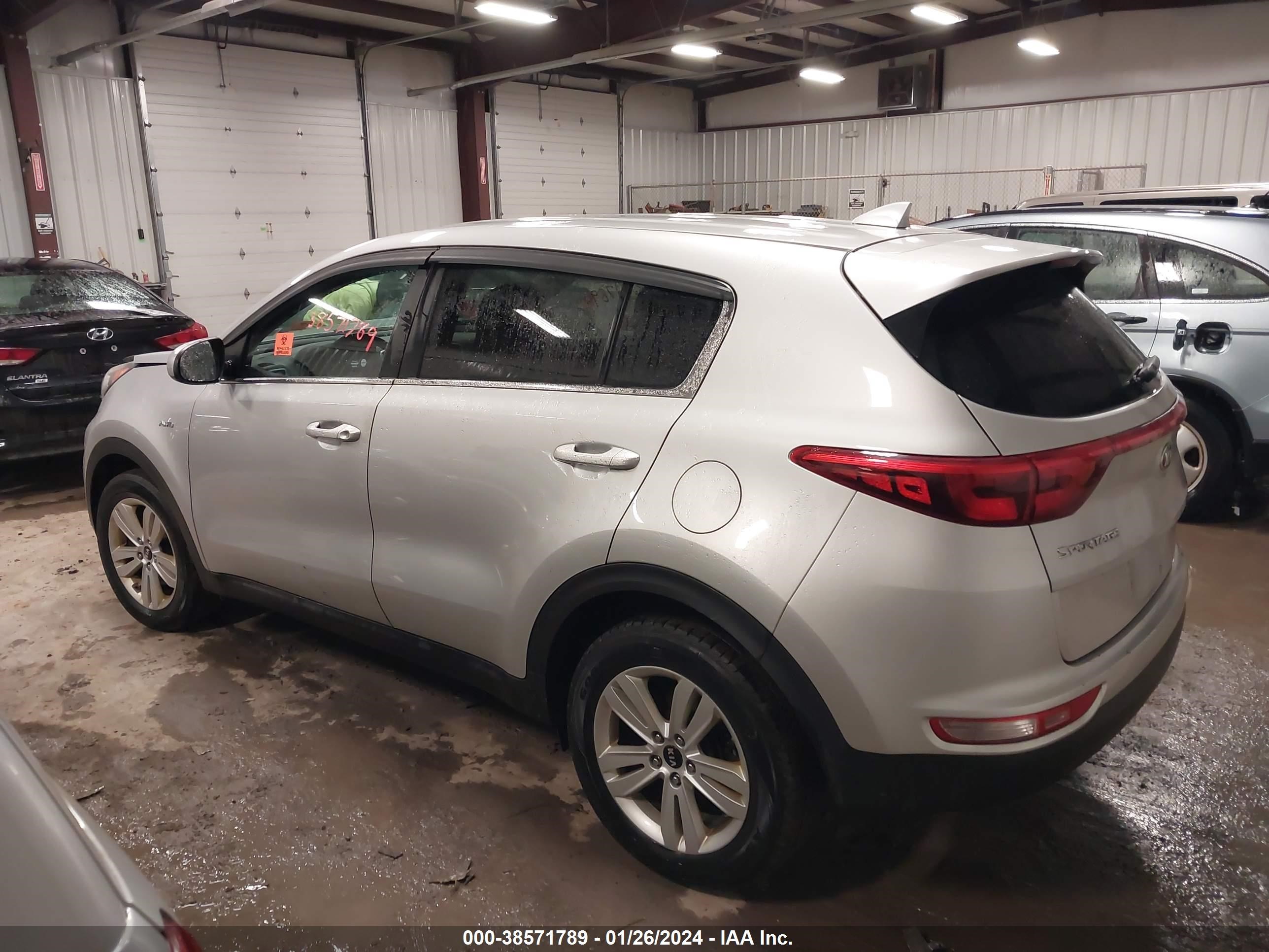 Photo 13 VIN: KNDPMCAC5H7028280 - KIA SPORTAGE 