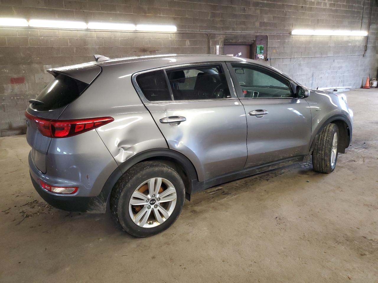 Photo 2 VIN: KNDPMCAC5J7447929 - KIA SPORTAGE 