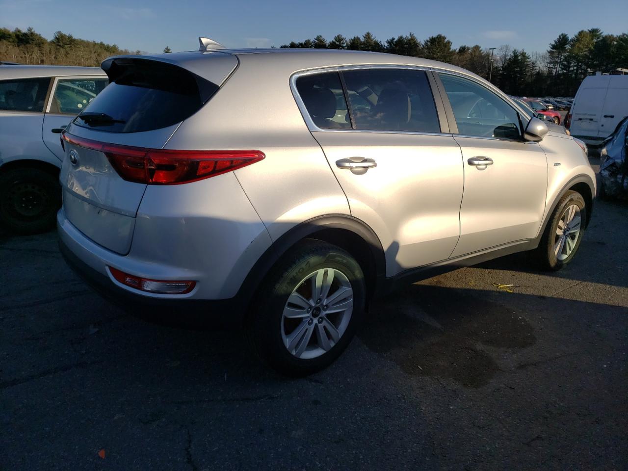 Photo 3 VIN: KNDPMCAC6J7411909 - KIA SPORTAGE 