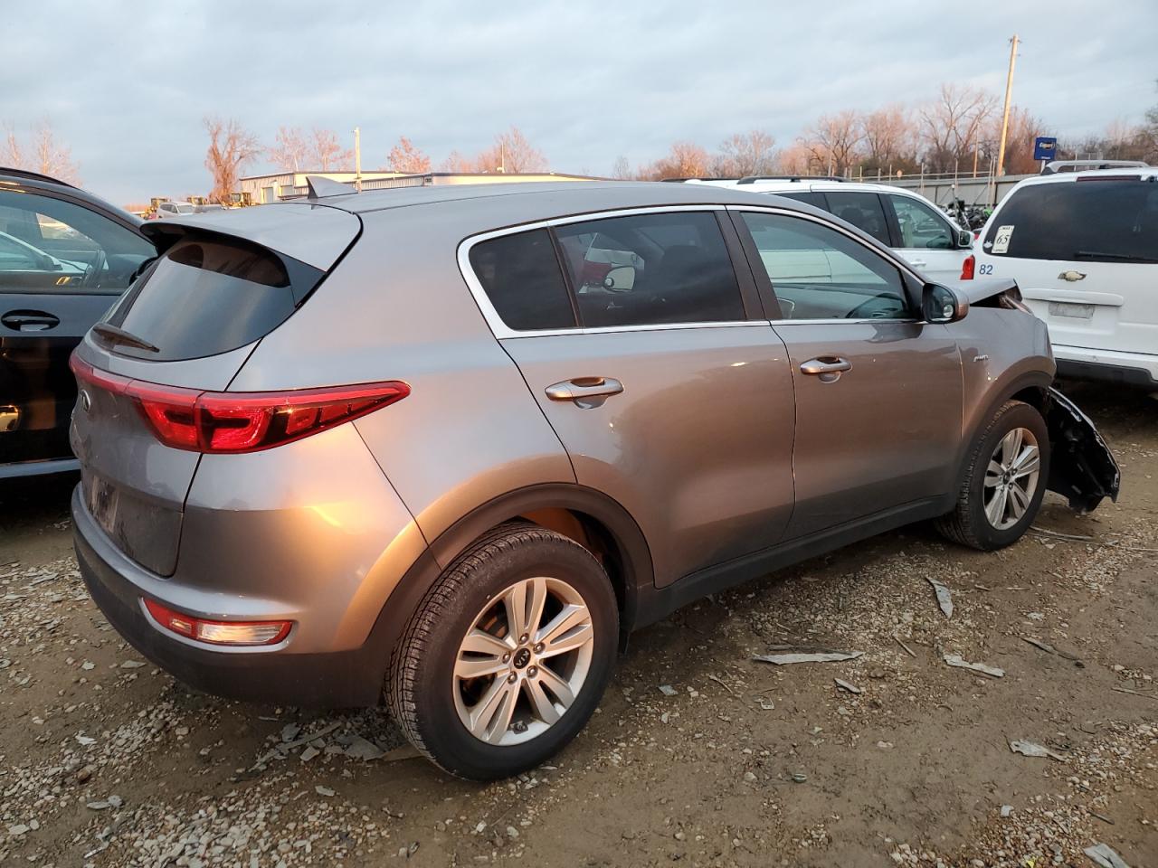 Photo 2 VIN: KNDPMCAC7H7040625 - KIA SPORTAGE 