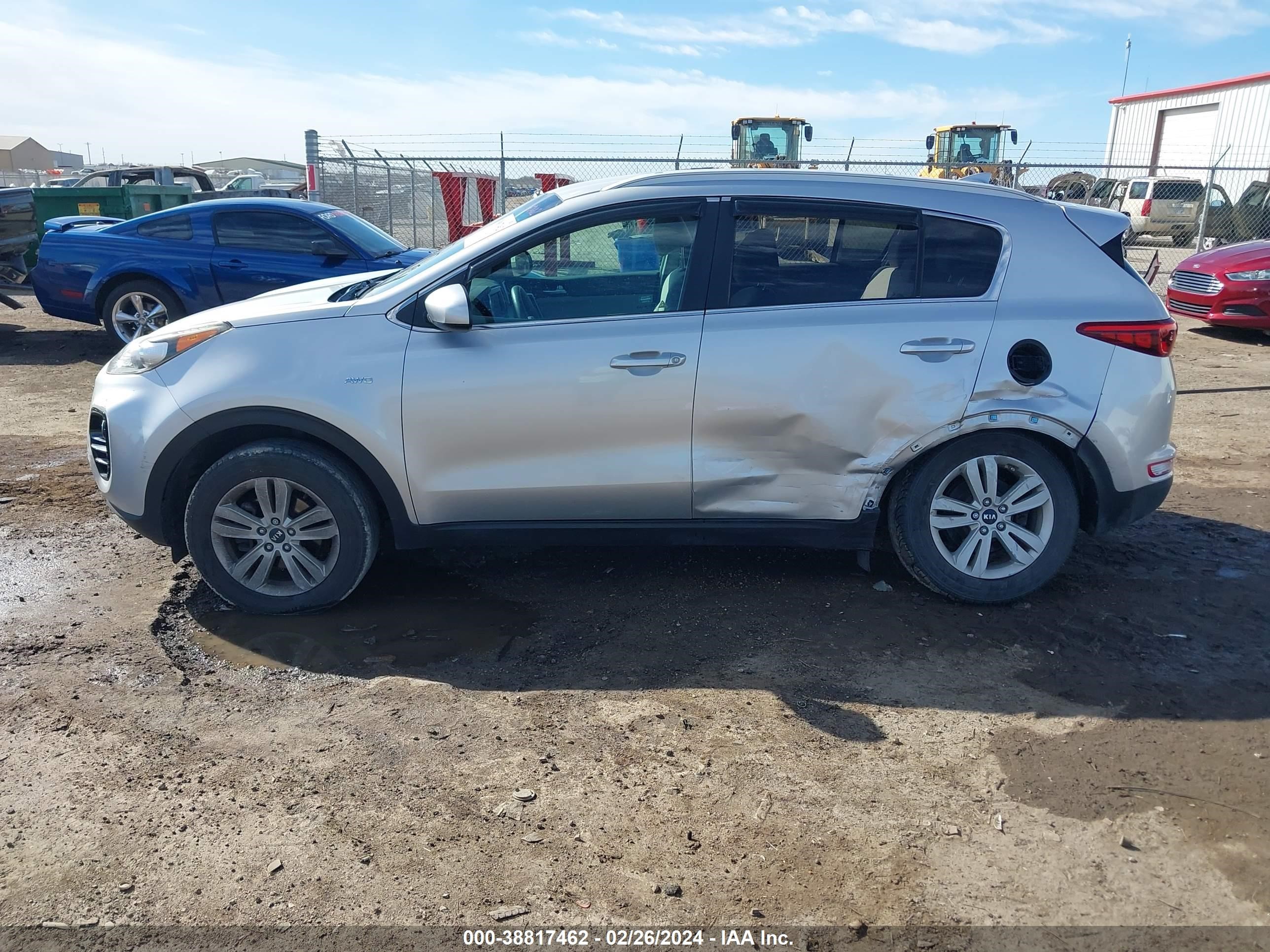 Photo 13 VIN: KNDPMCAC8H7073763 - KIA SPORTAGE 