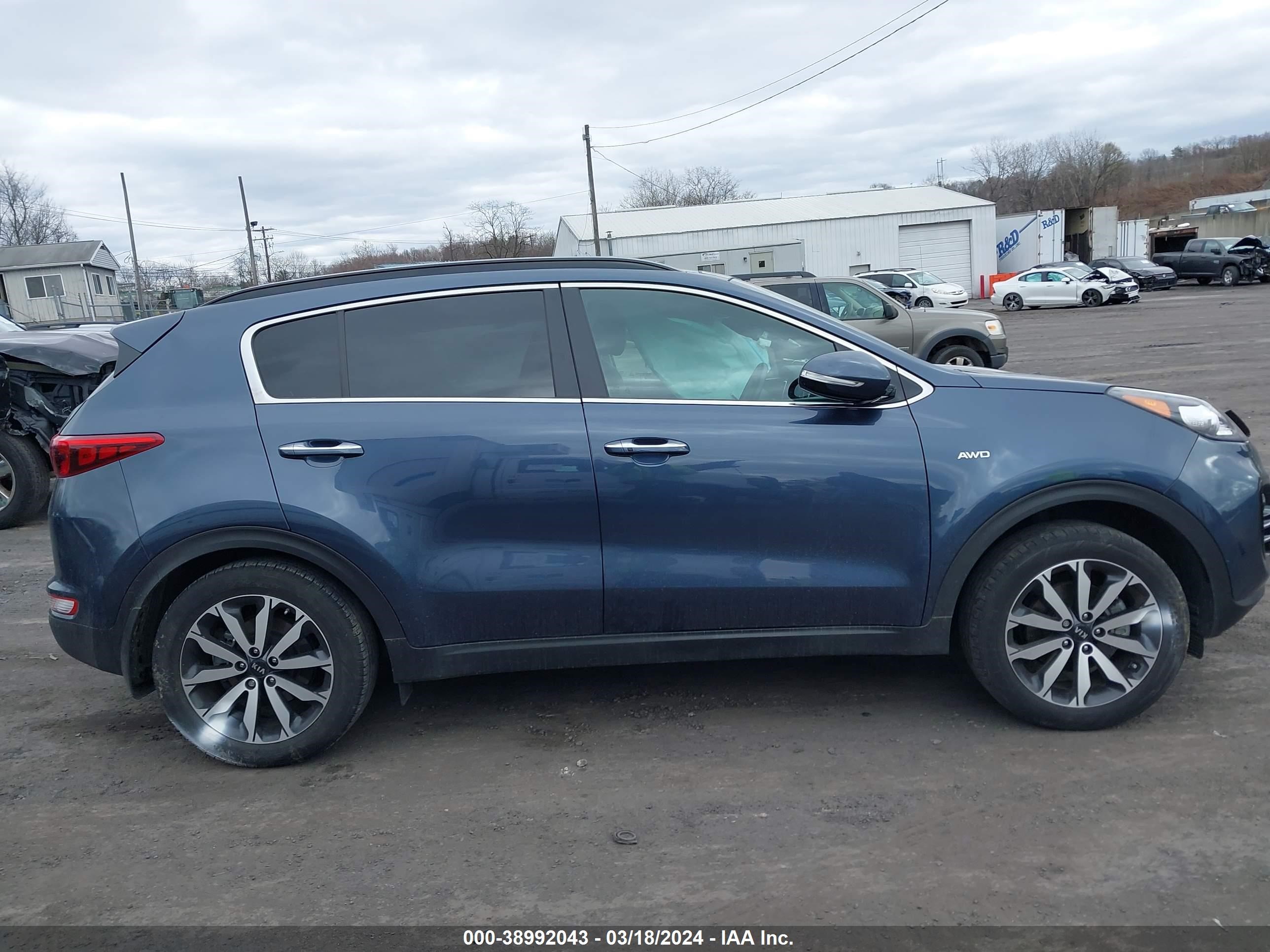 Photo 12 VIN: KNDPNCAC3J7428258 - KIA SPORTAGE 