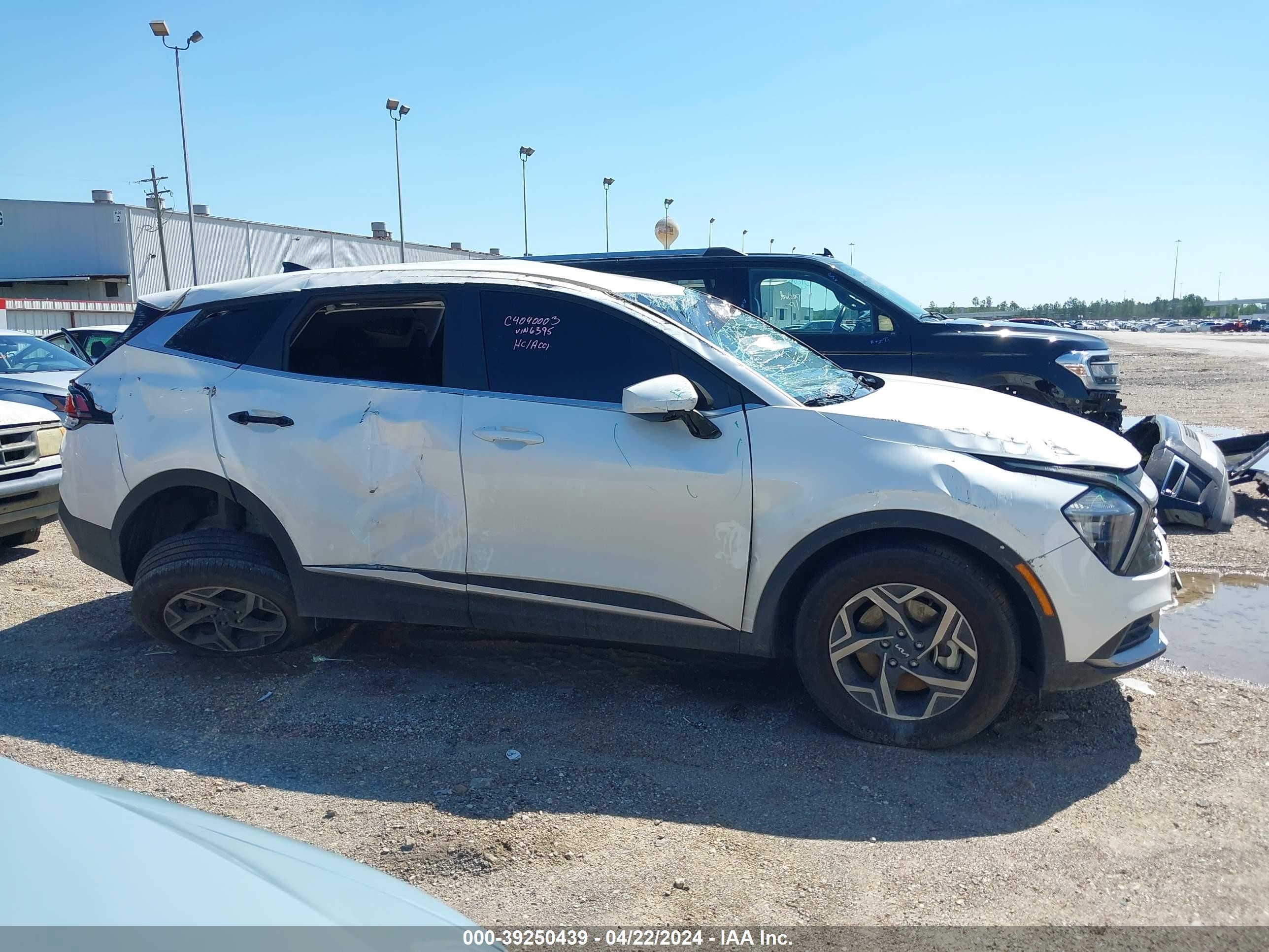 Photo 12 VIN: KNDPU3AF2P7136395 - KIA SPORTAGE 