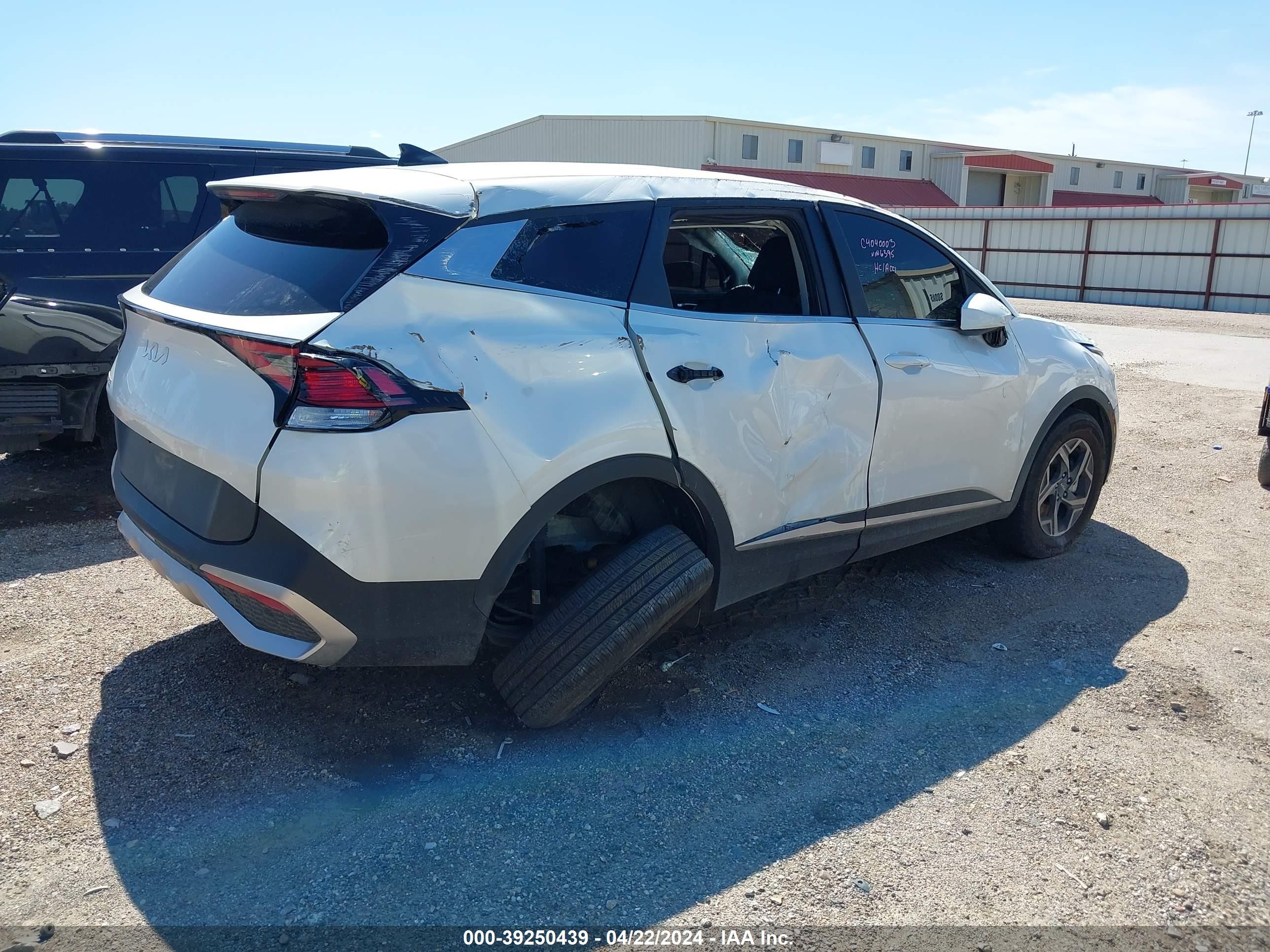 Photo 3 VIN: KNDPU3AF2P7136395 - KIA SPORTAGE 