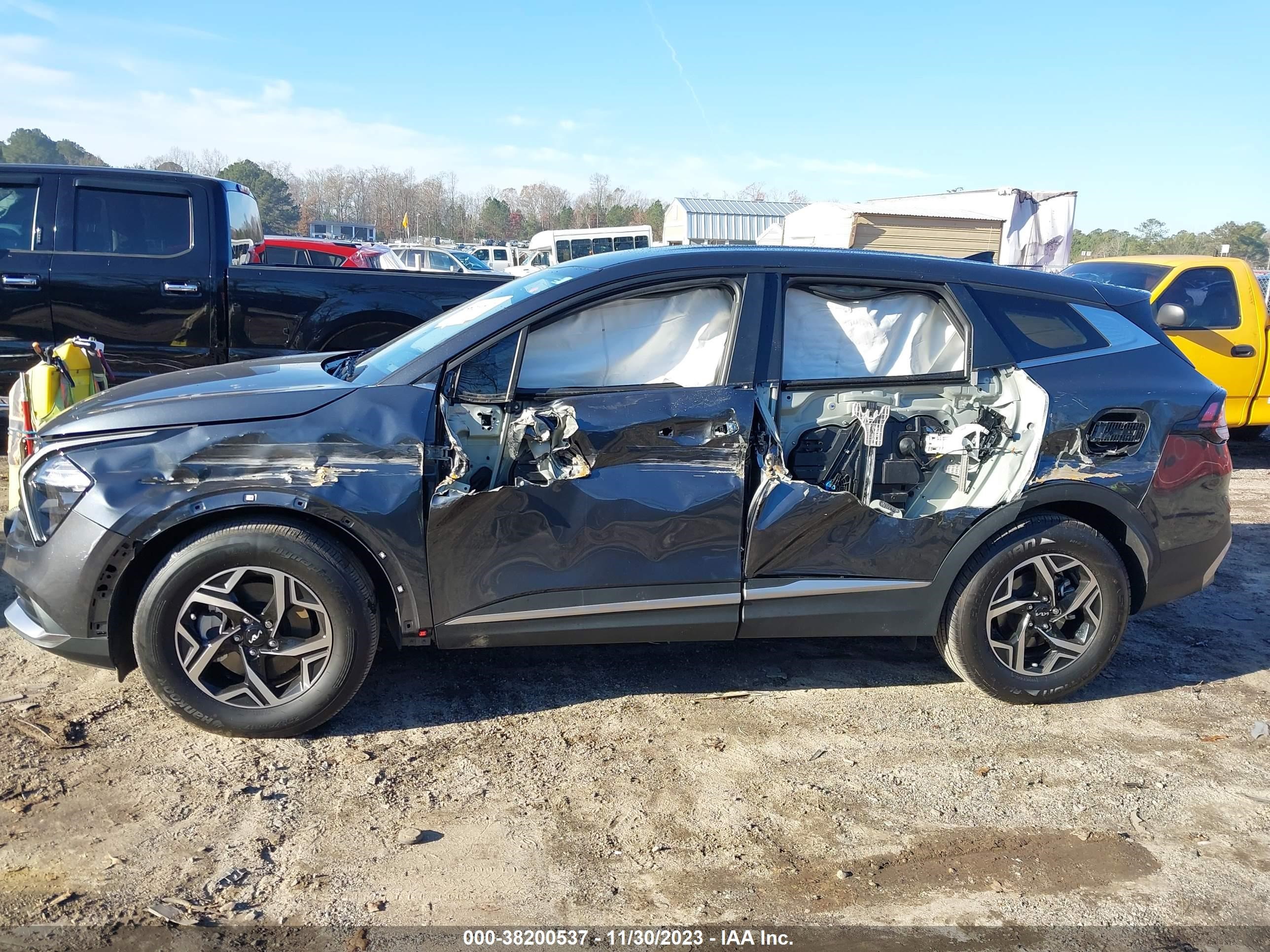 Photo 13 VIN: KNDPU3AF9P7035340 - KIA SPORTAGE 