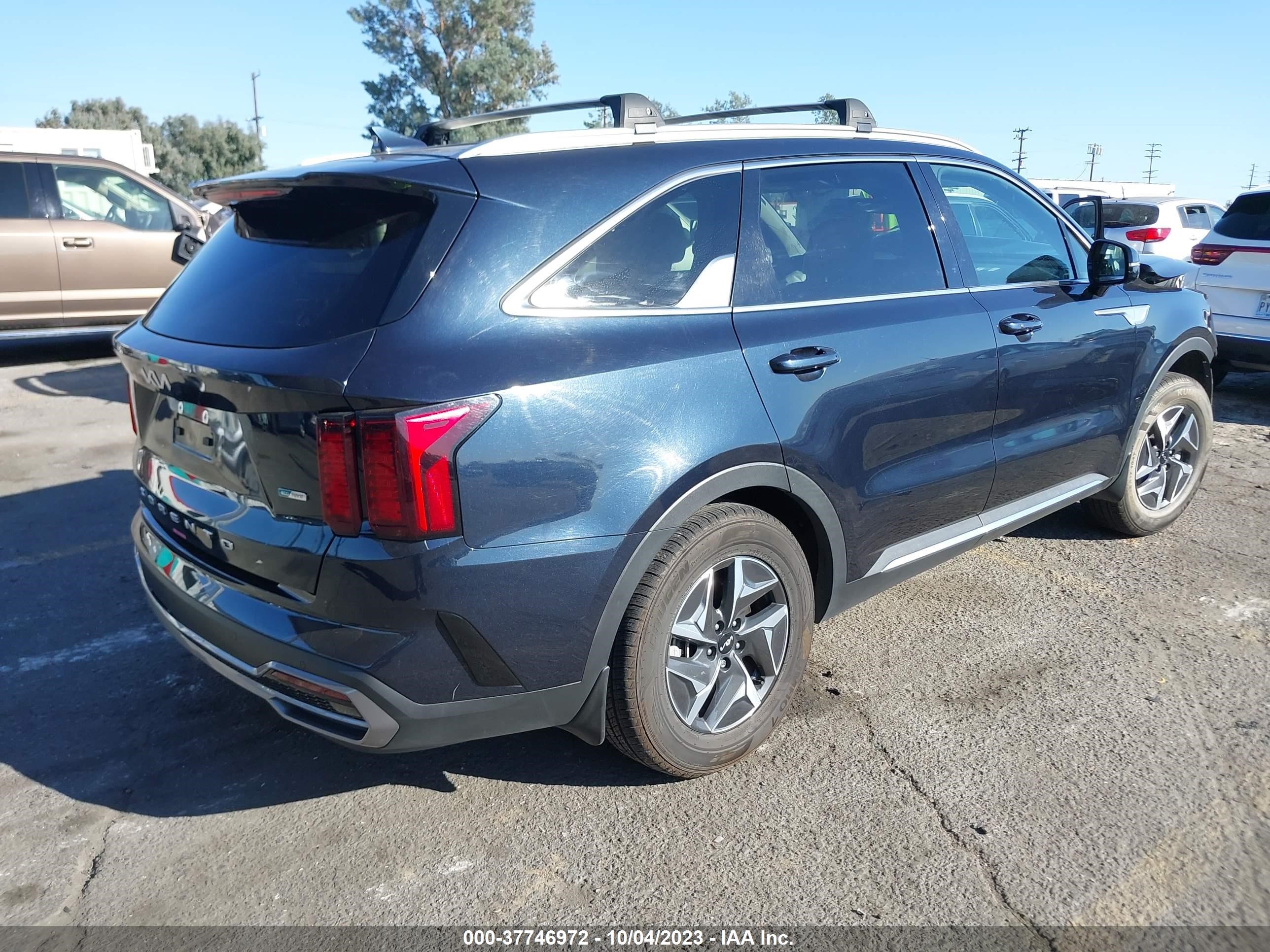 Photo 3 VIN: KNDRG4LG0N5084530 - KIA SORENTO 