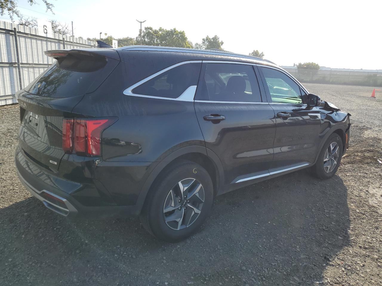 Photo 2 VIN: KNDRH4LG2P5188145 - KIA SORENTO 