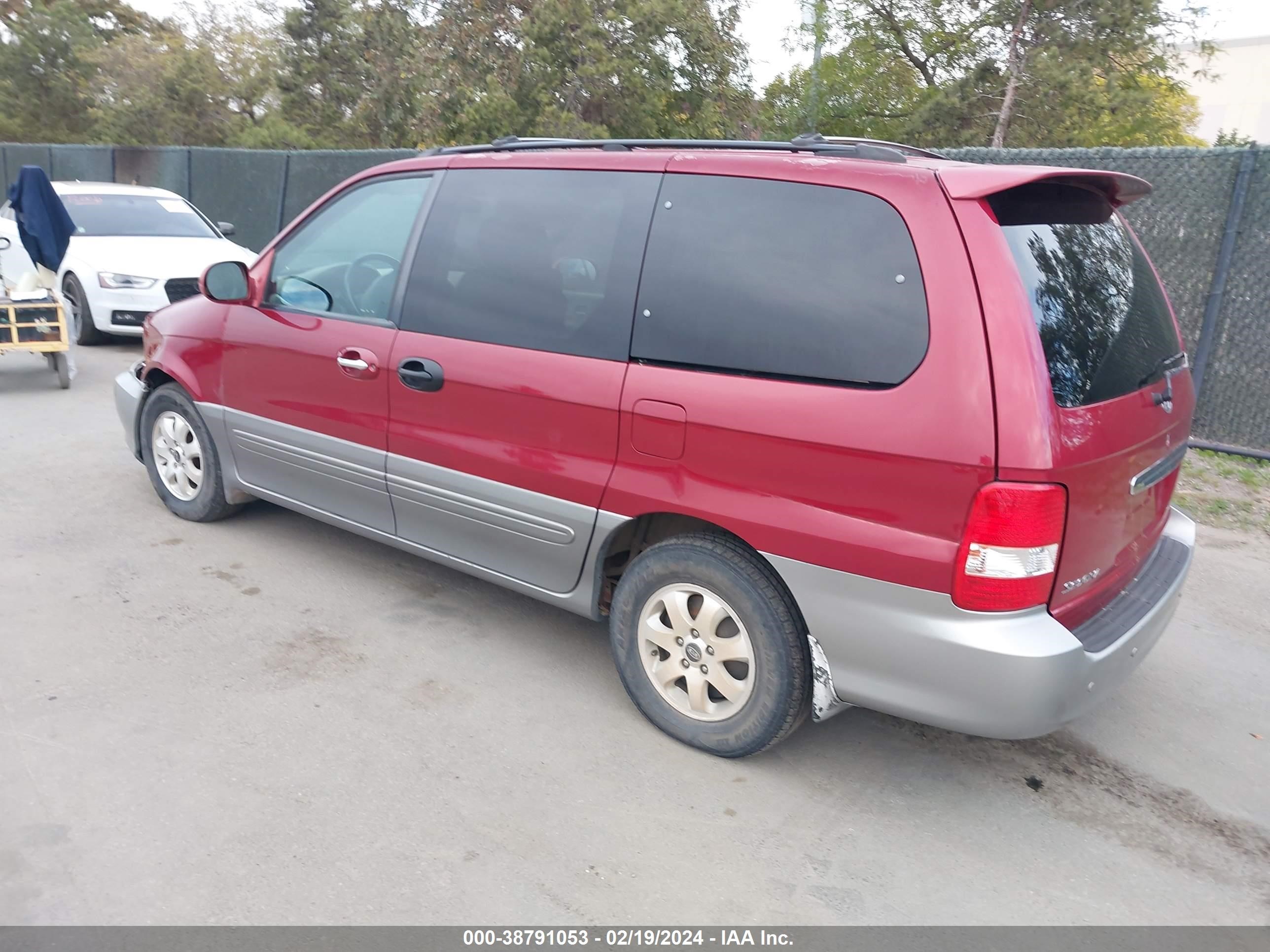 Photo 2 VIN: KNDUP131246554392 - KIA SEDONA 