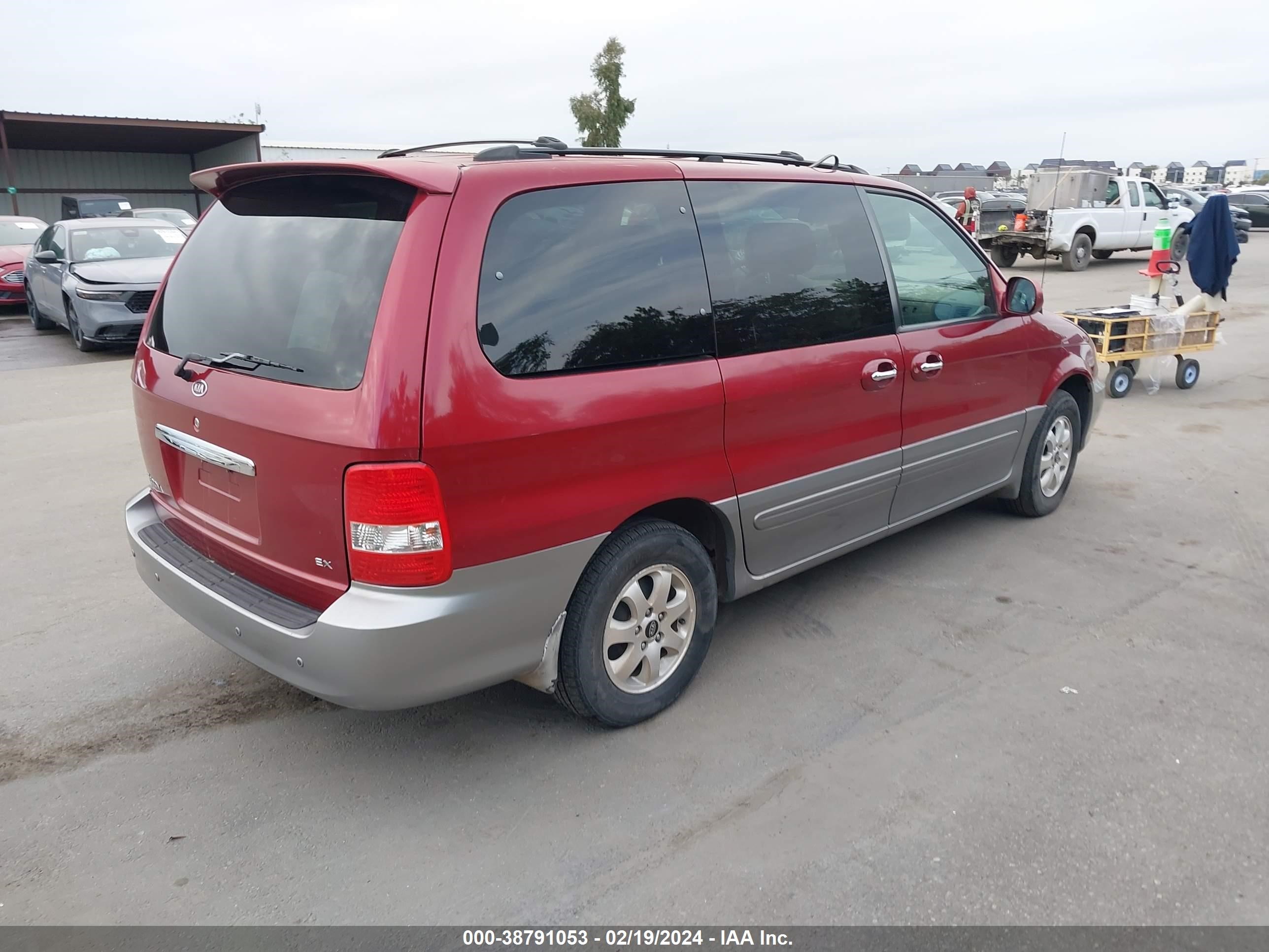 Photo 3 VIN: KNDUP131246554392 - KIA SEDONA 