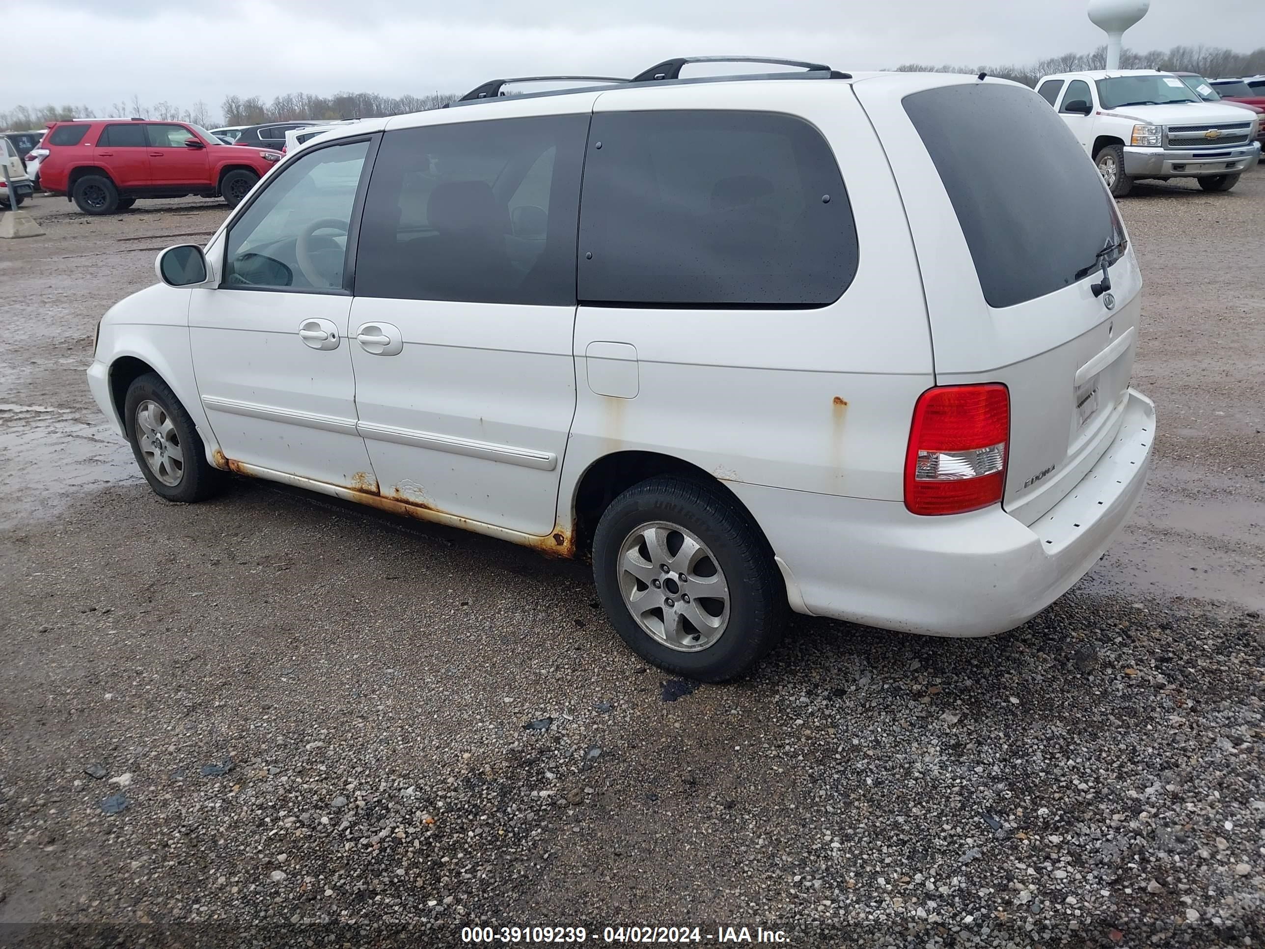 Photo 2 VIN: KNDUP131446565457 - KIA SEDONA 