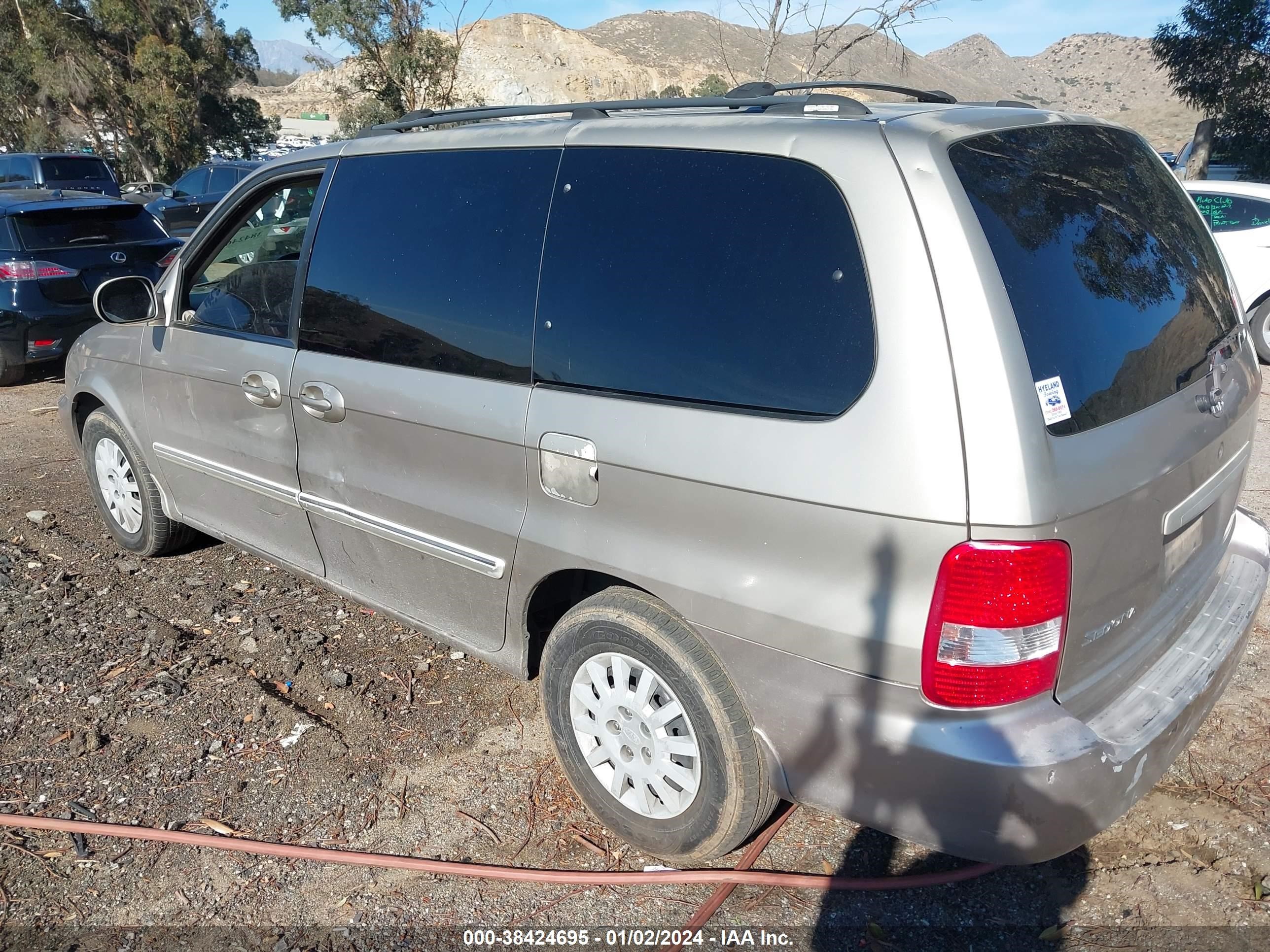 Photo 2 VIN: KNDUP131X36422947 - KIA SEDONA 