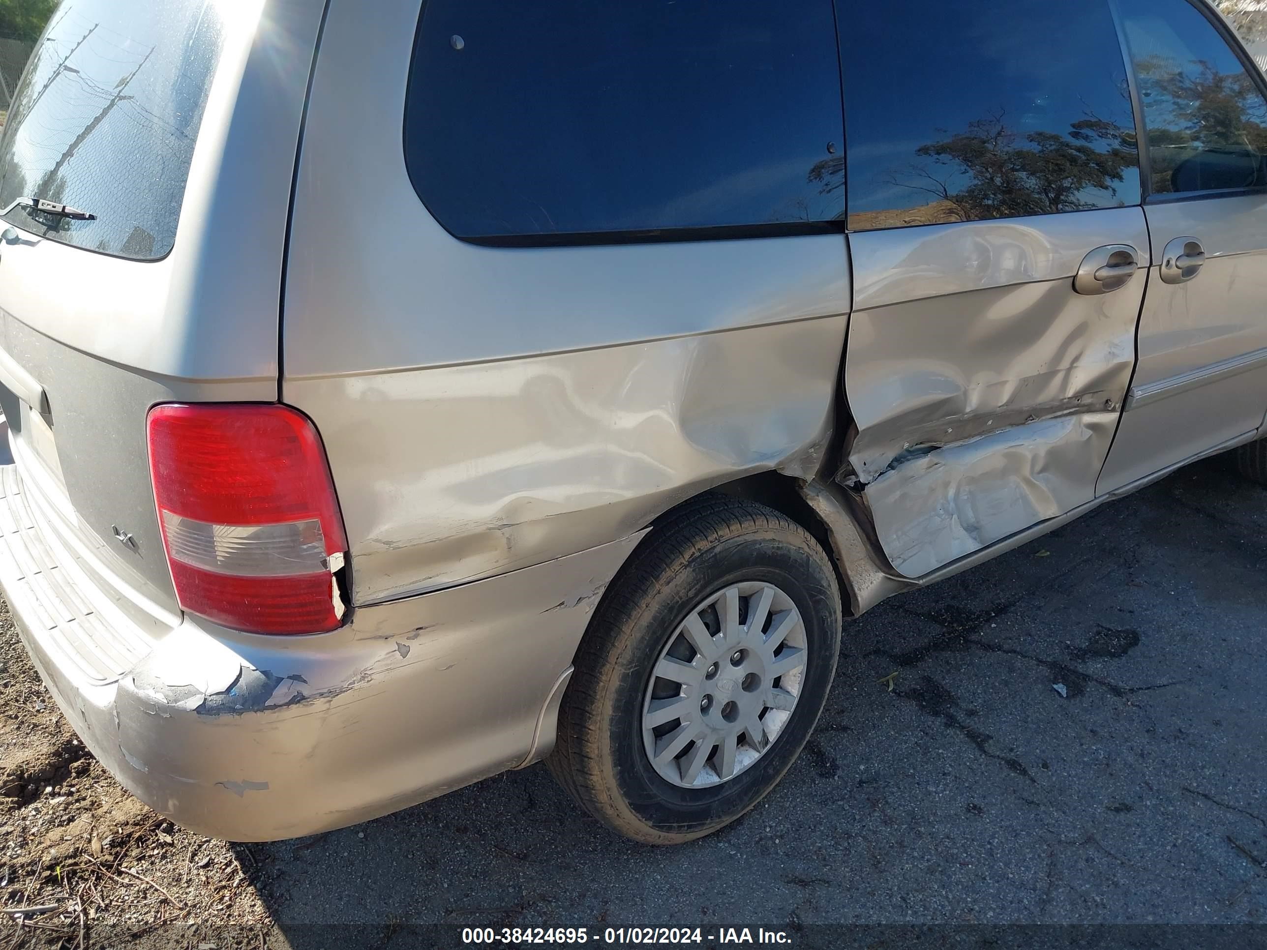 Photo 5 VIN: KNDUP131X36422947 - KIA SEDONA 