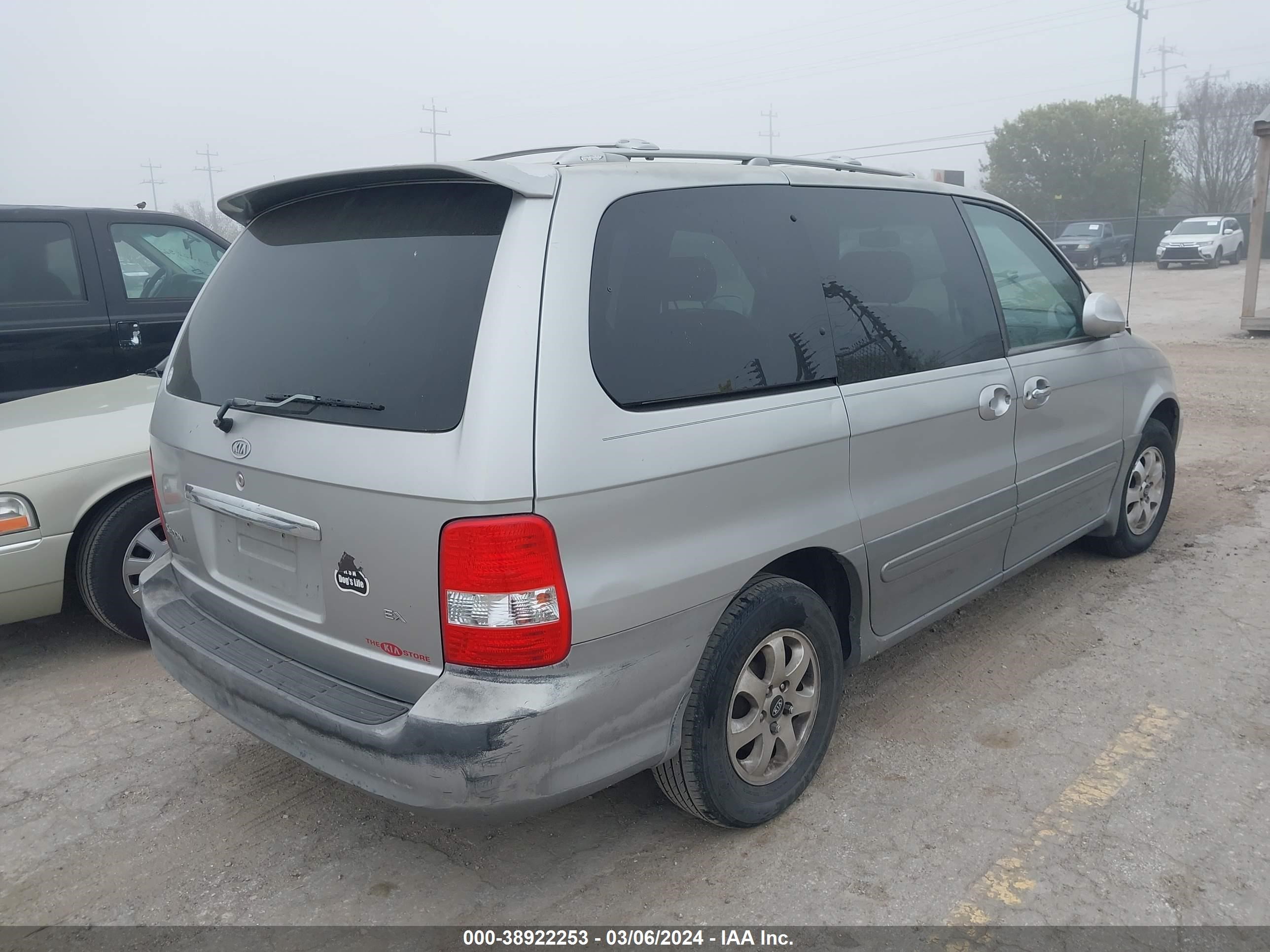 Photo 3 VIN: KNDUP131X46546282 - KIA SEDONA 