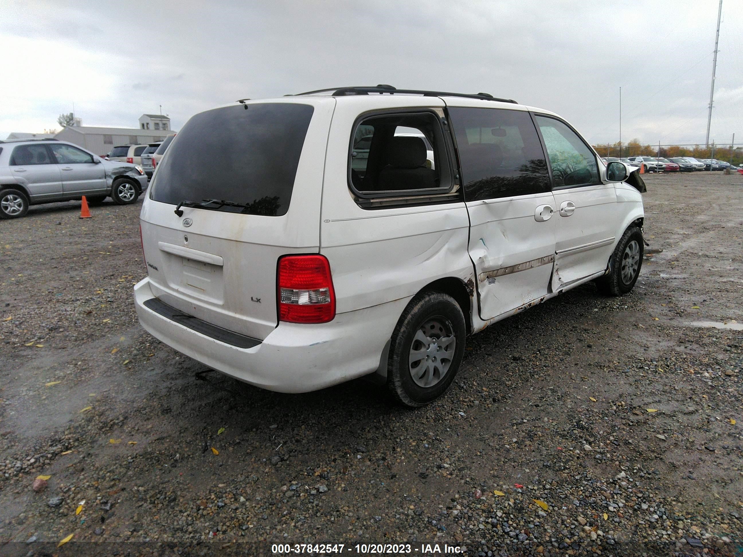 Photo 3 VIN: KNDUP131X56668545 - KIA SEDONA 