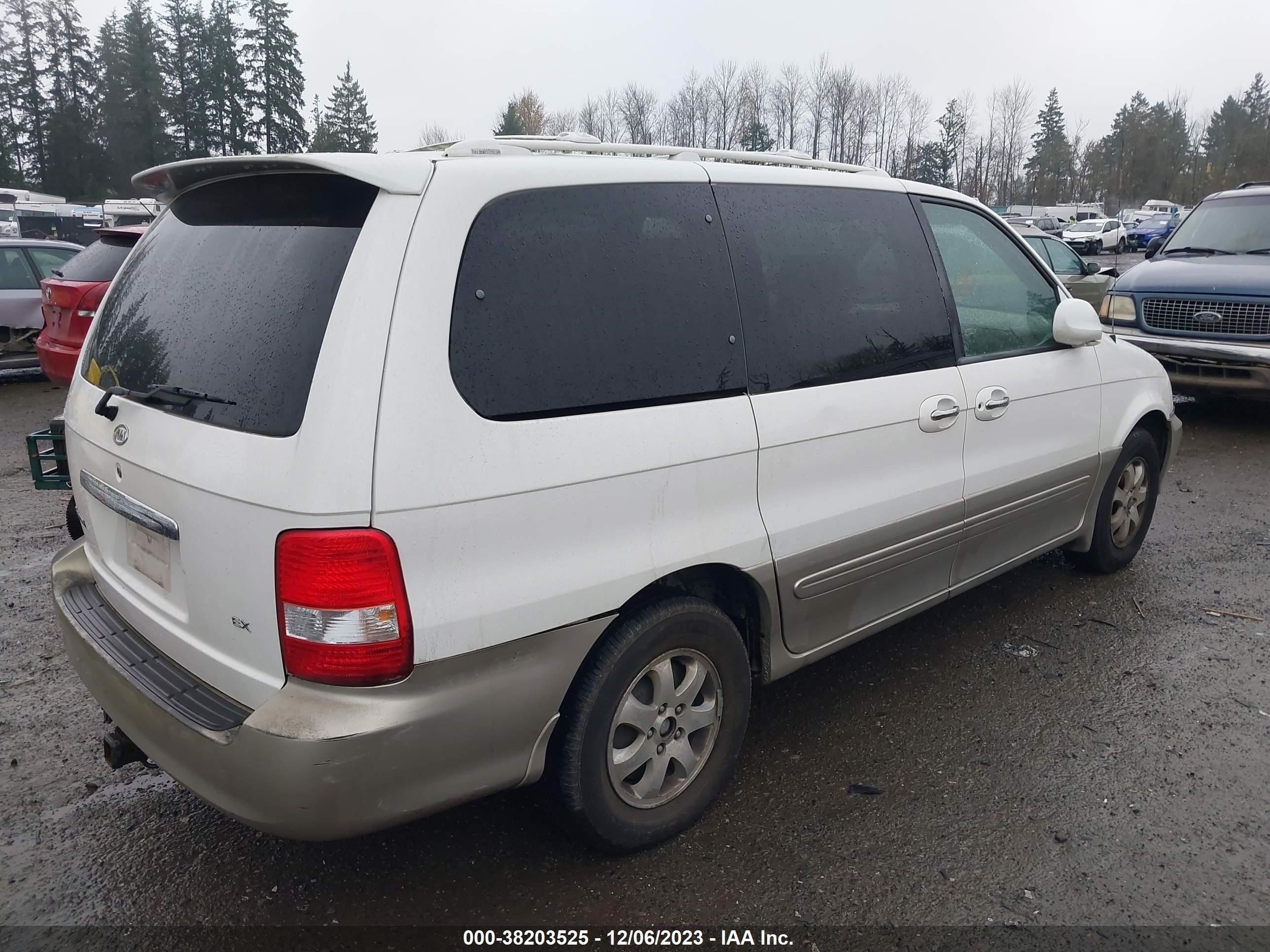 Photo 3 VIN: KNDUP132156708777 - KIA SEDONA 