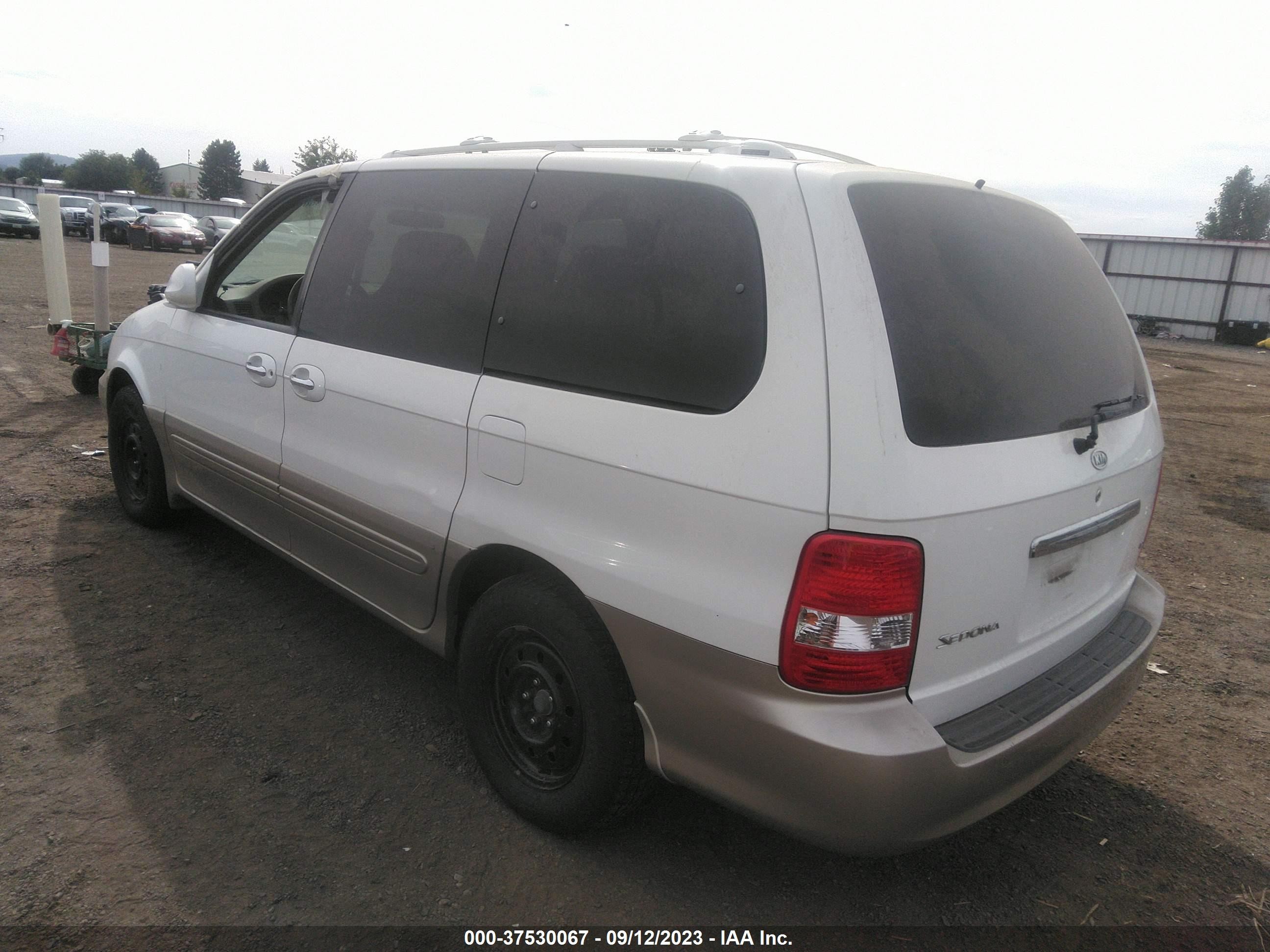 Photo 2 VIN: KNDUP132356753218 - KIA SEDONA 