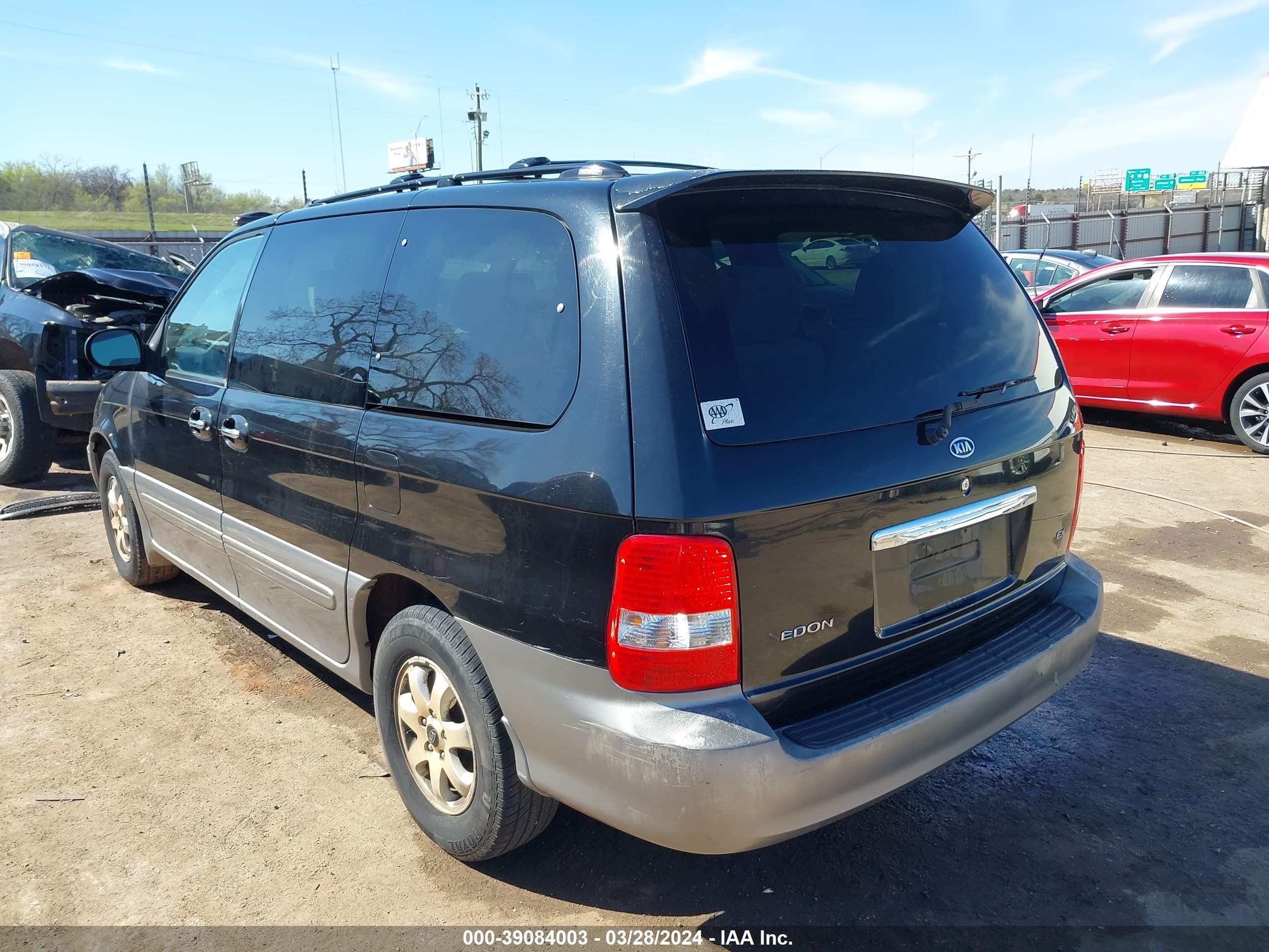 Photo 2 VIN: KNDUP132556691286 - KIA SEDONA 