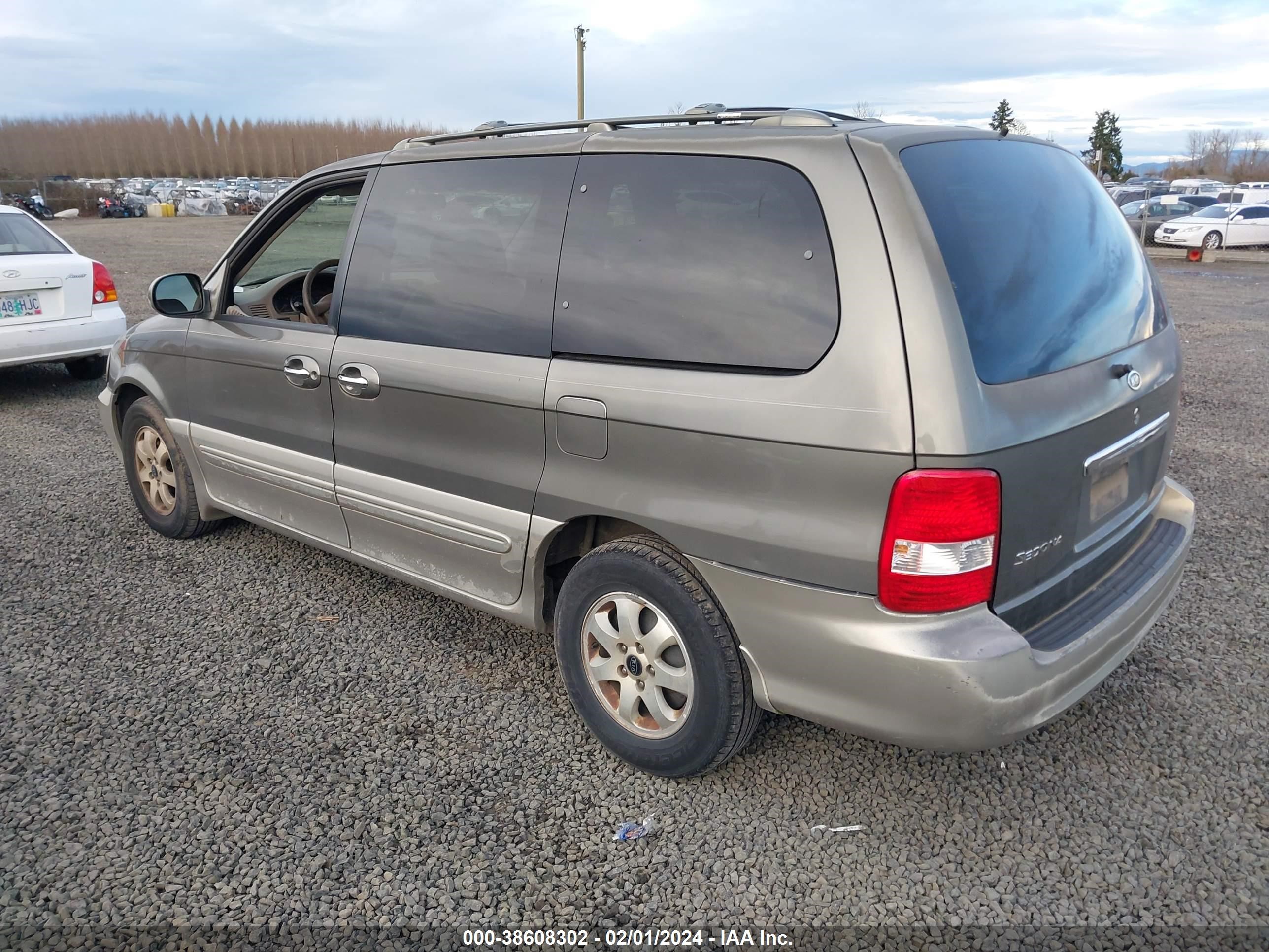 Photo 2 VIN: KNDUP132856700627 - KIA SEDONA 