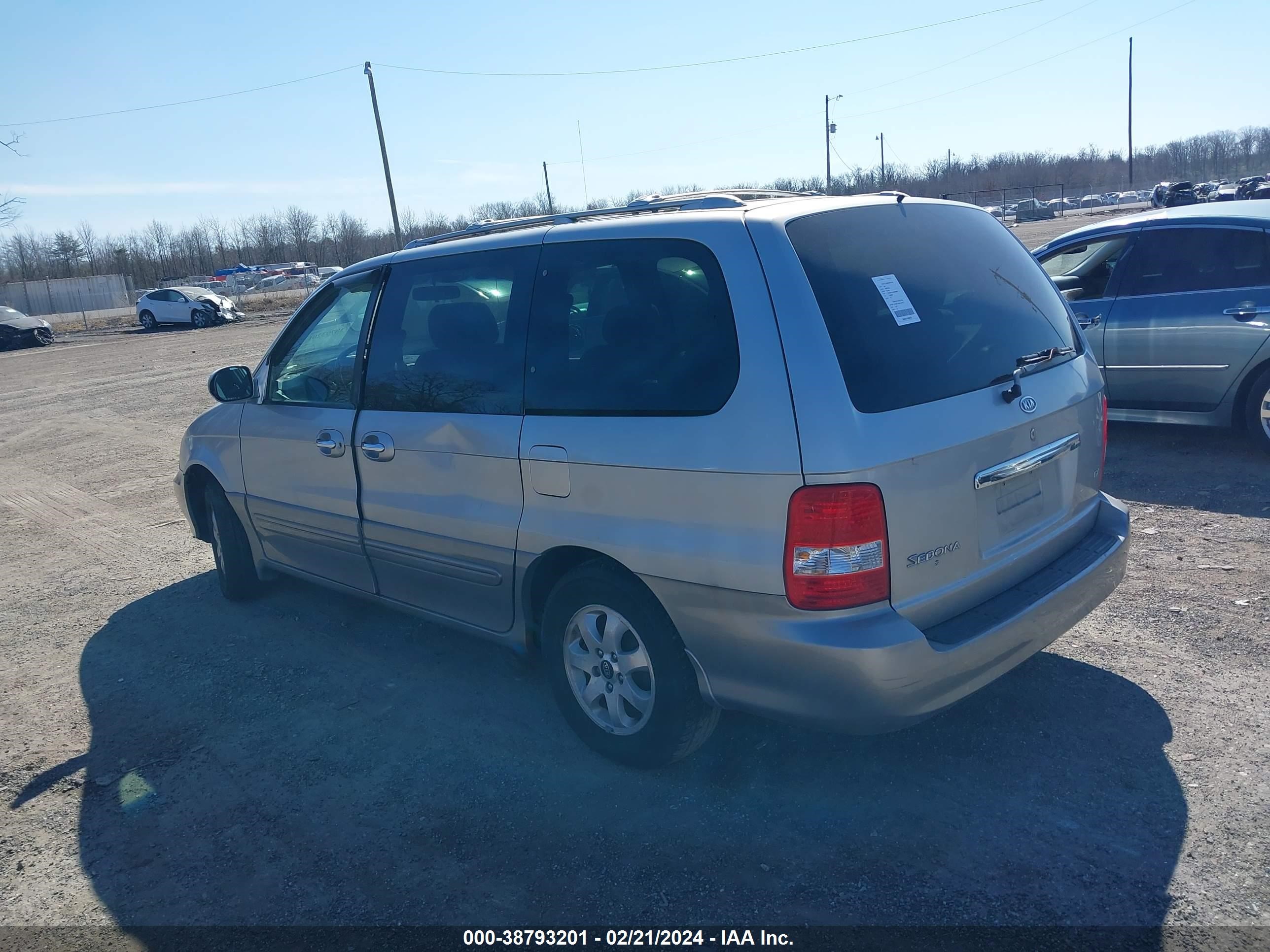 Photo 2 VIN: KNDUP132956697950 - KIA SEDONA 