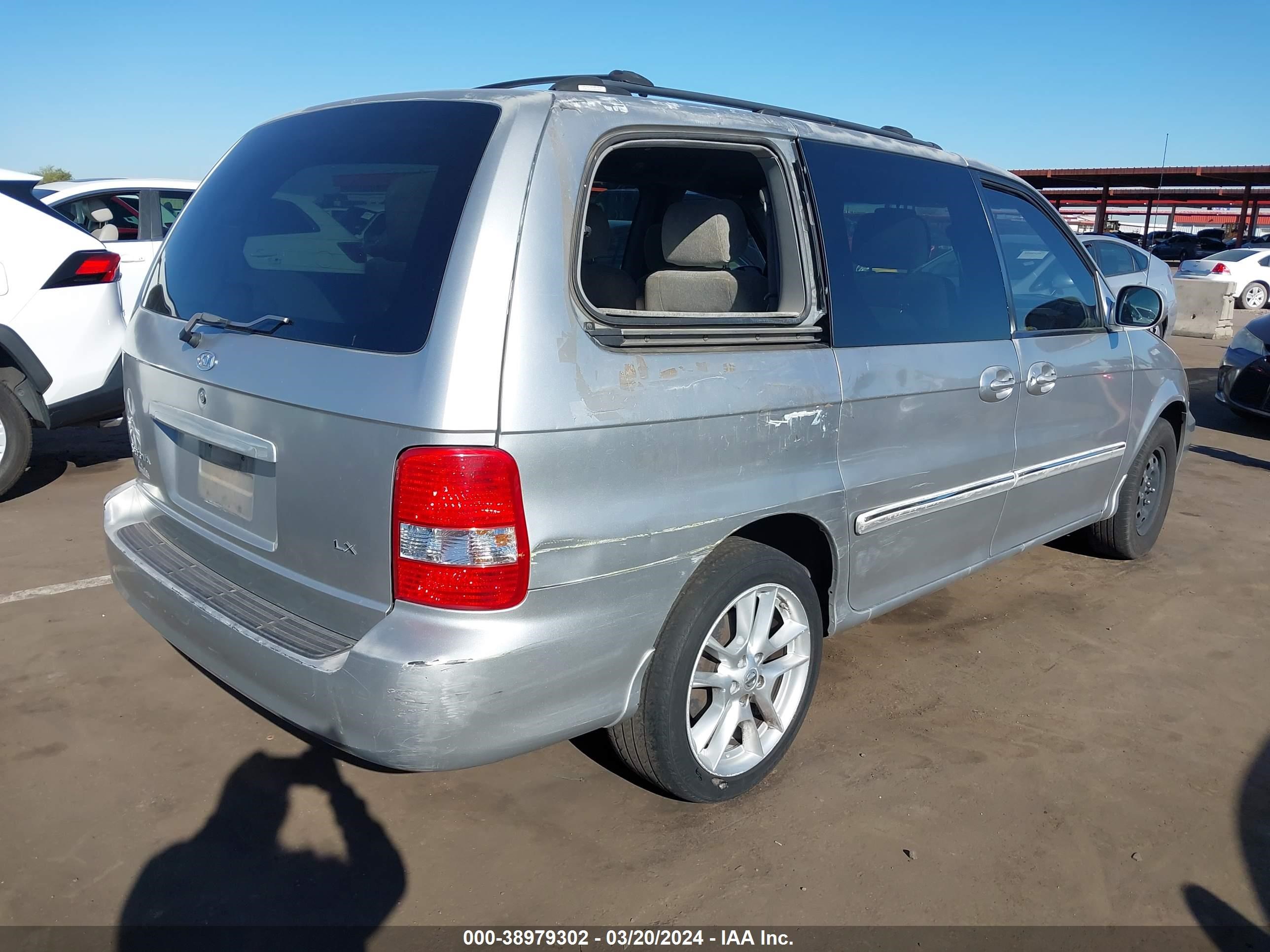 Photo 3 VIN: KNDUP132956755958 - KIA SEDONA 