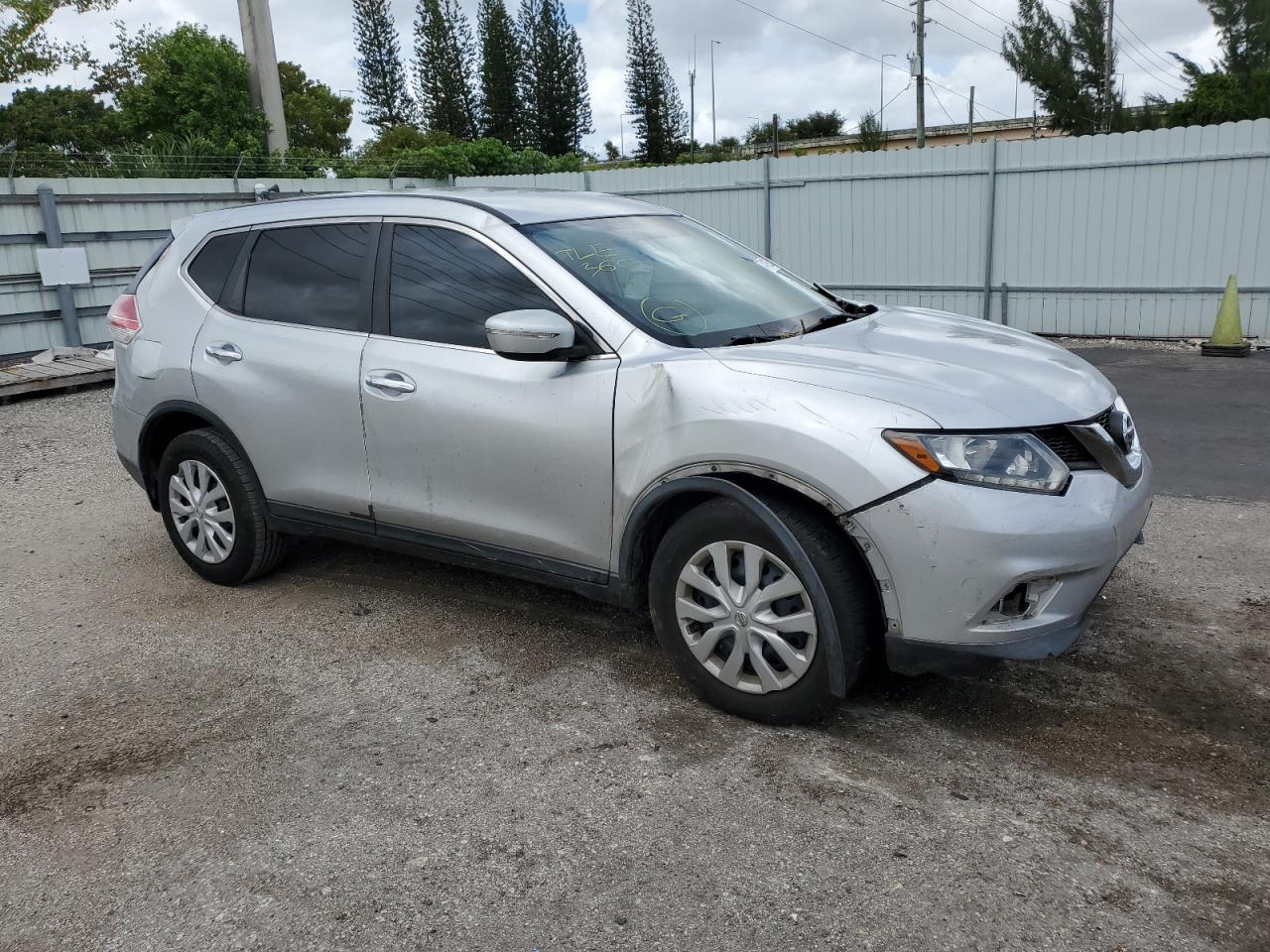 Photo 3 VIN: KNMAT2MT0FP572634 - NISSAN ROGUE 