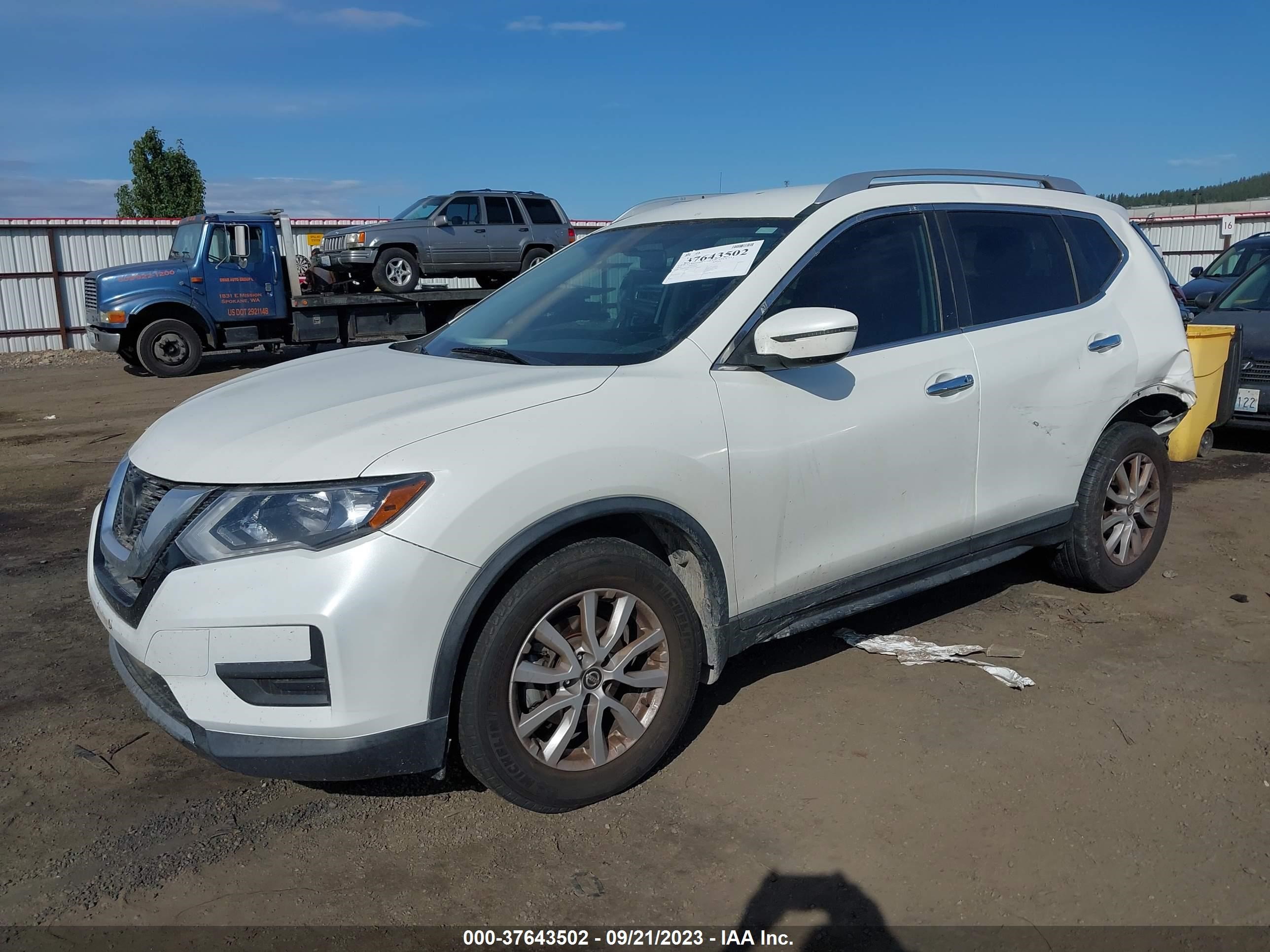 Photo 1 VIN: KNMAT2MT0JP553686 - NISSAN ROGUE 