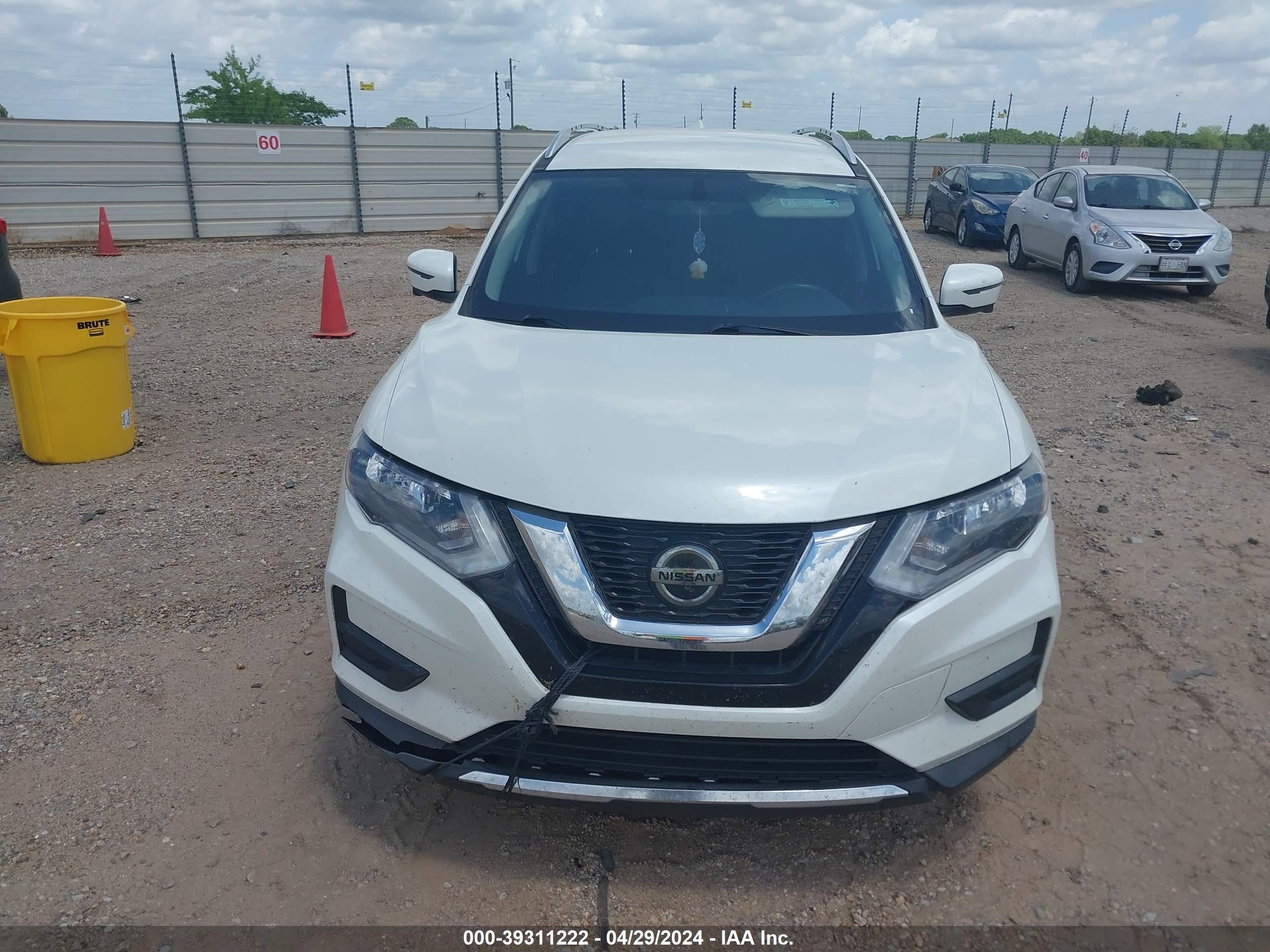 Photo 10 VIN: KNMAT2MT0JP557494 - NISSAN ROGUE 