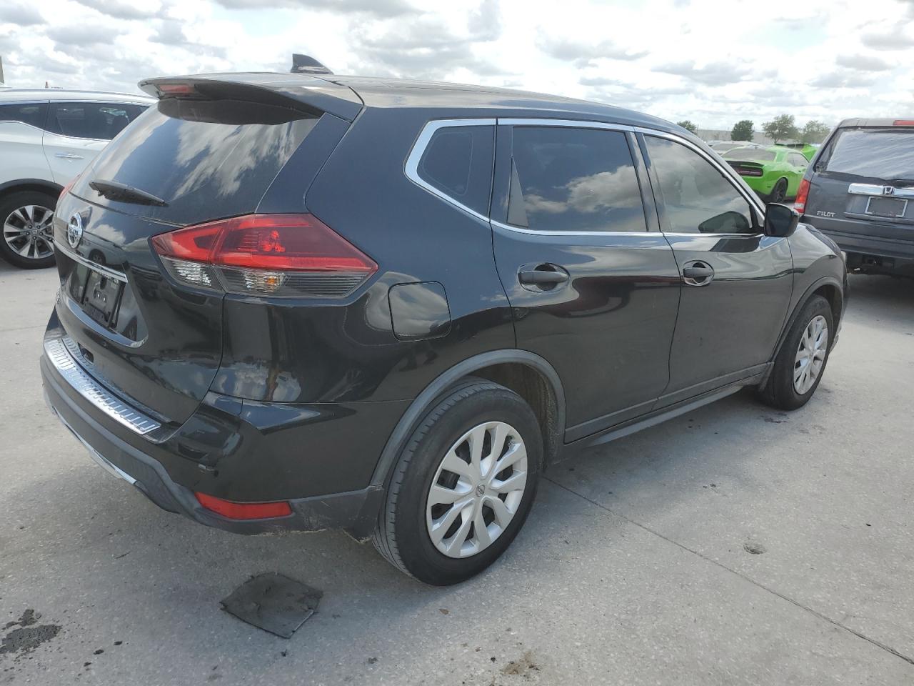 Photo 2 VIN: KNMAT2MT0JP609786 - NISSAN ROGUE 