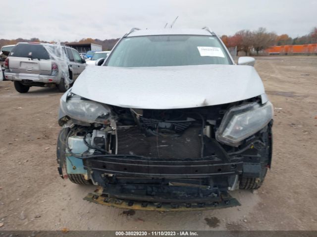 Photo 5 VIN: KNMAT2MT1FP557334 - NISSAN ROGUE 