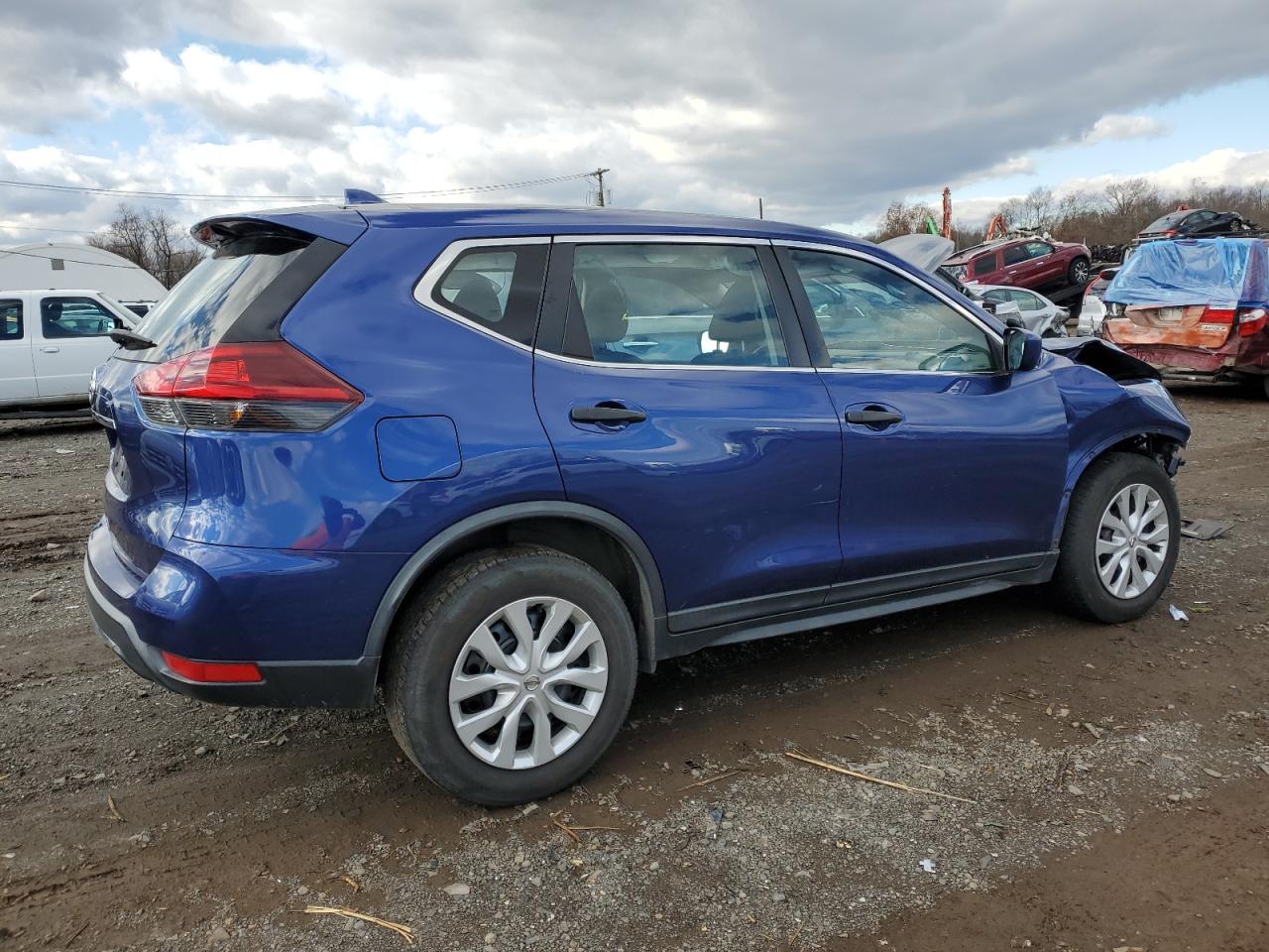 Photo 2 VIN: KNMAT2MT1JP527839 - NISSAN ROGUE 