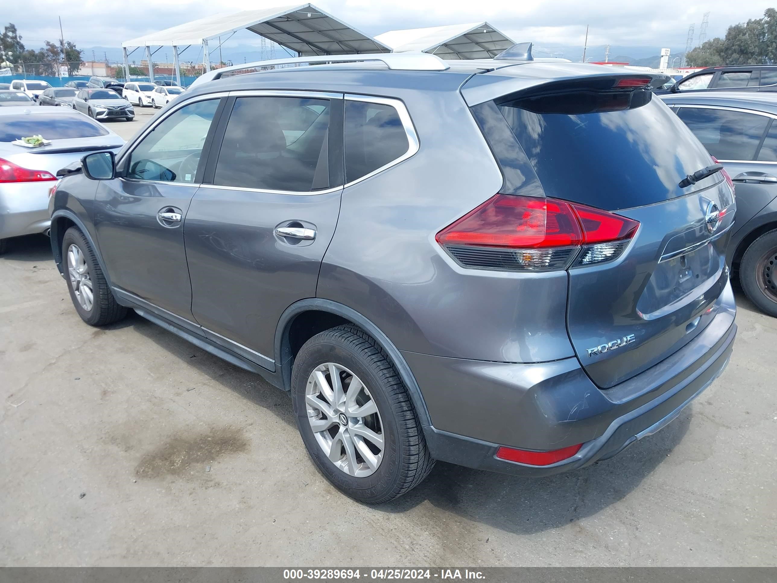 Photo 2 VIN: KNMAT2MT1JP592254 - NISSAN ROGUE 