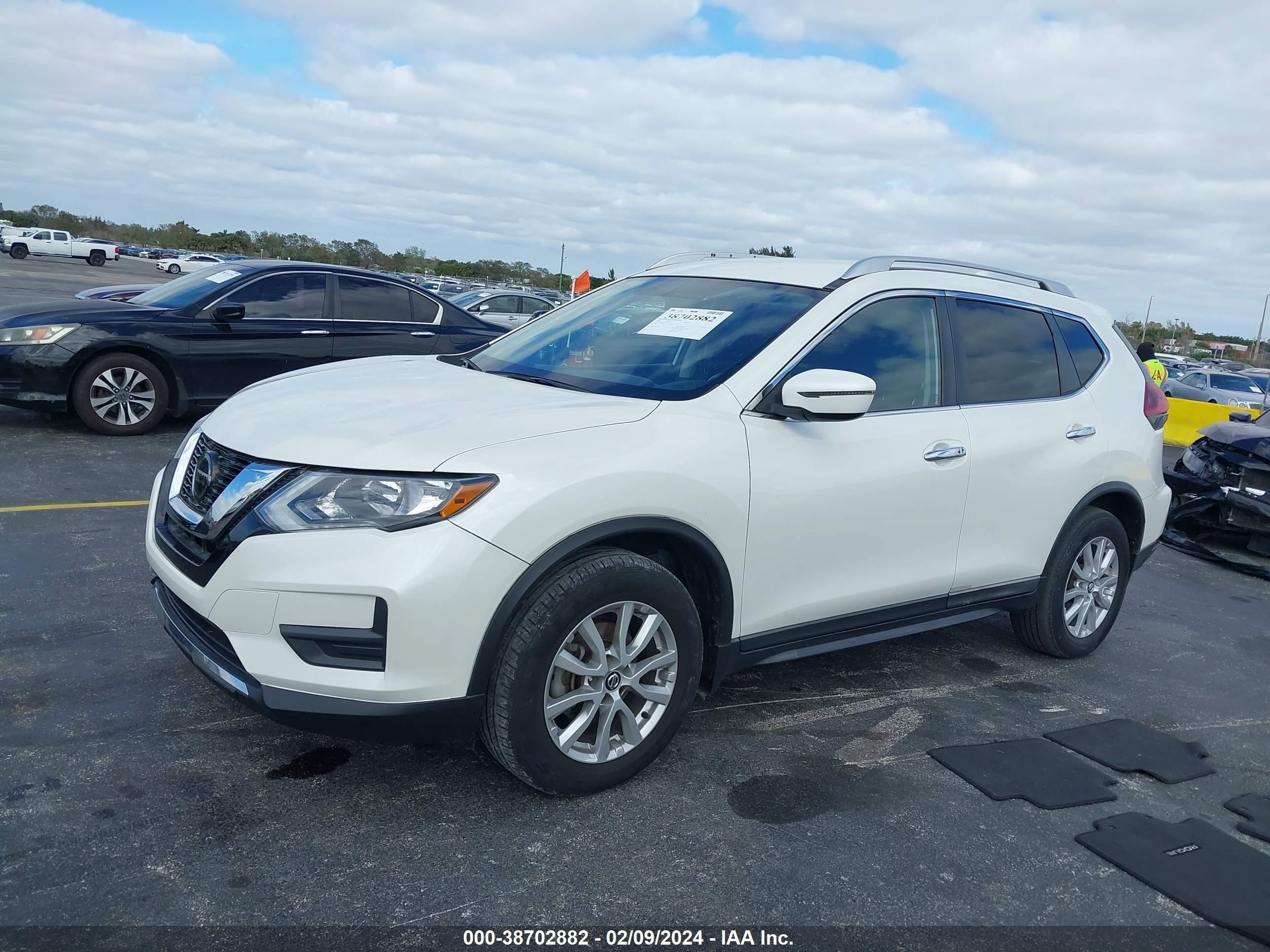 Photo 1 VIN: KNMAT2MT1JP595994 - NISSAN ROGUE 