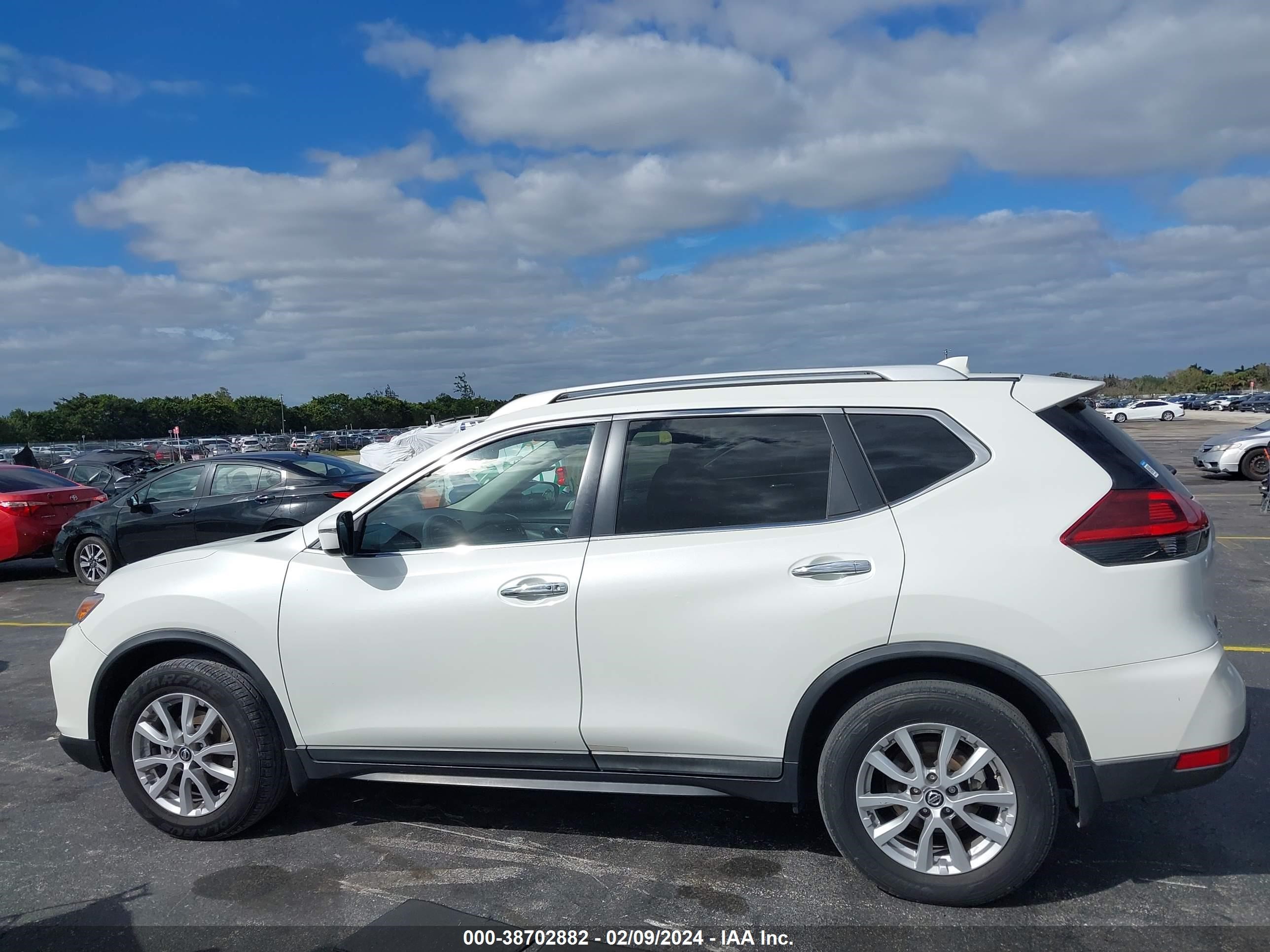 Photo 13 VIN: KNMAT2MT1JP595994 - NISSAN ROGUE 