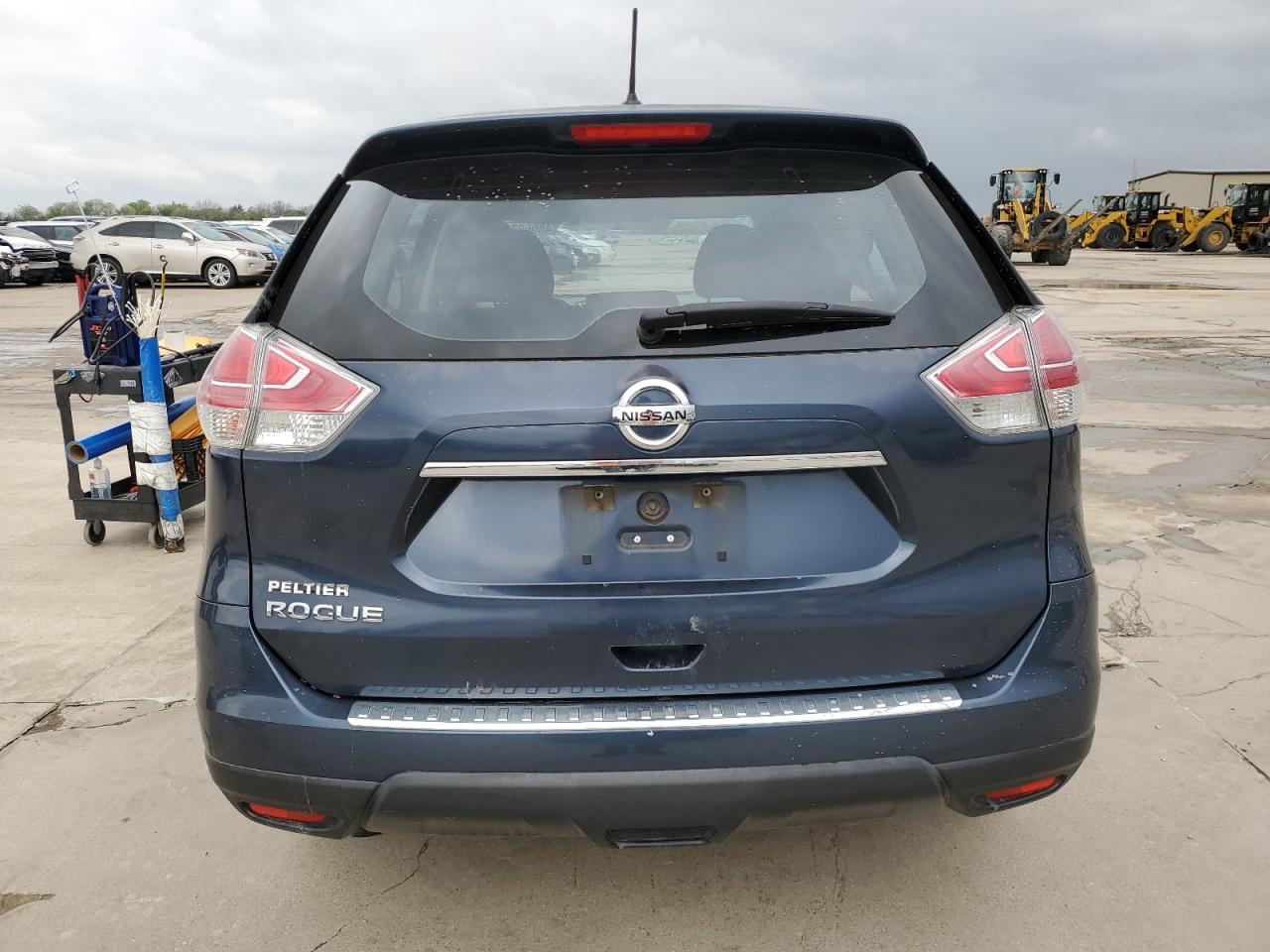 Photo 5 VIN: KNMAT2MT2FP529588 - NISSAN ROGUE 