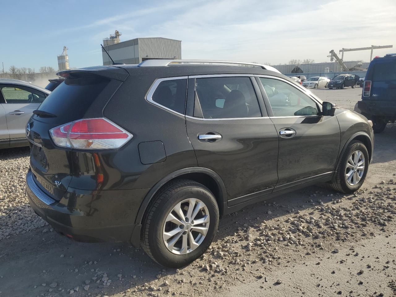 Photo 2 VIN: KNMAT2MT2GP664104 - NISSAN ROGUE 