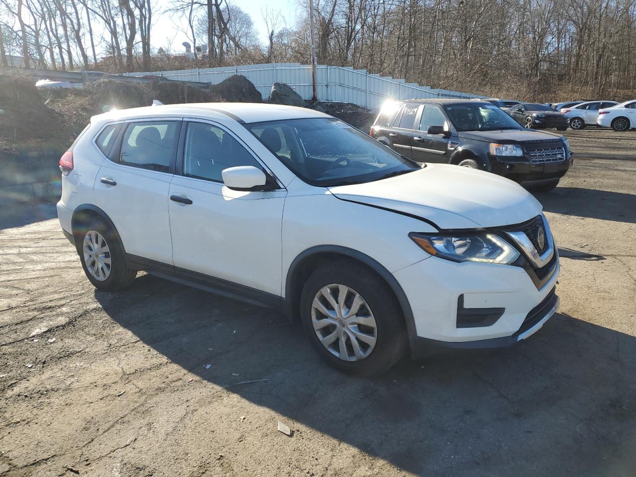 Photo 3 VIN: KNMAT2MT2JP602323 - NISSAN ROGUE 