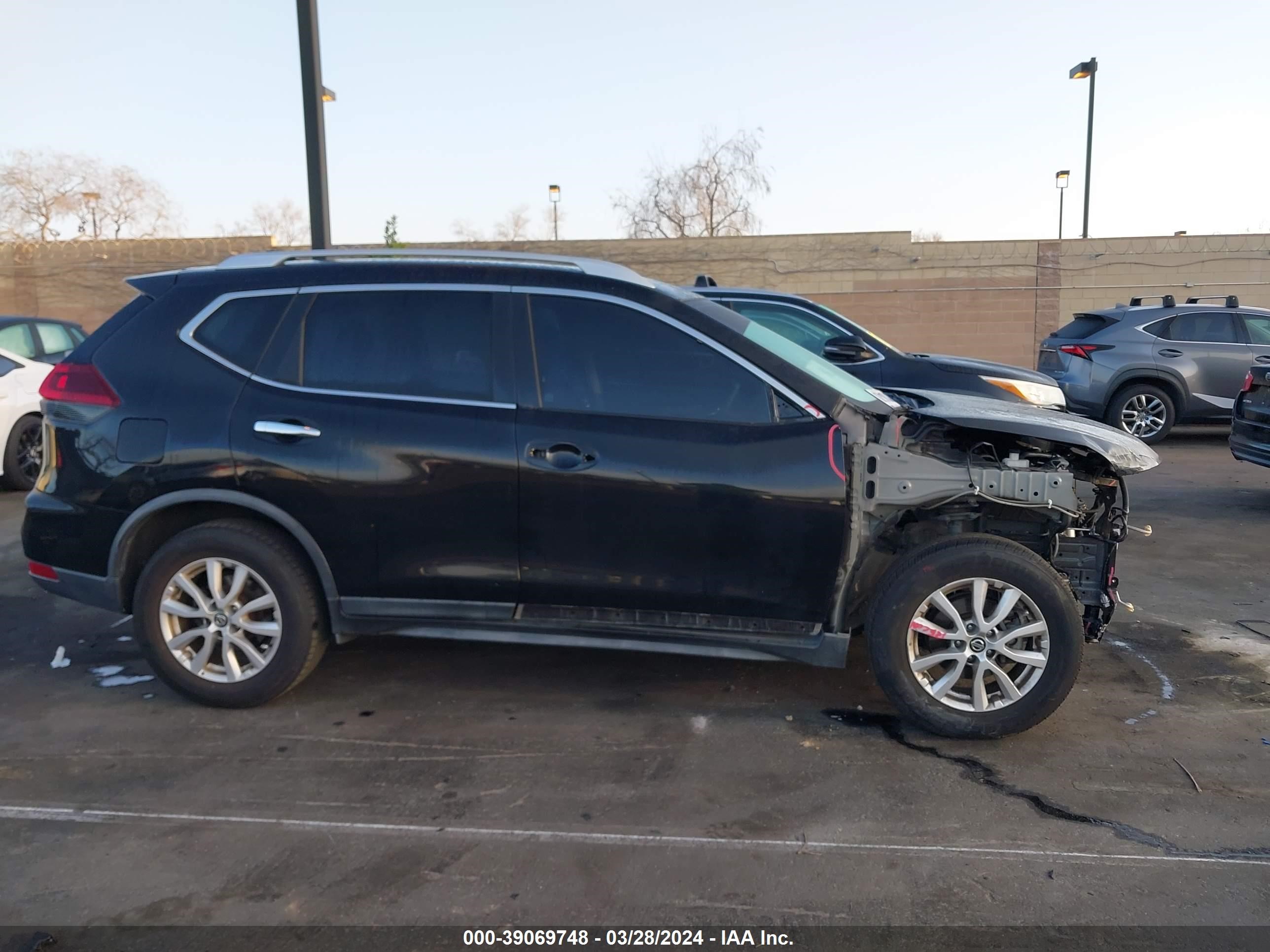 Photo 13 VIN: KNMAT2MT2KP529858 - NISSAN ROGUE 