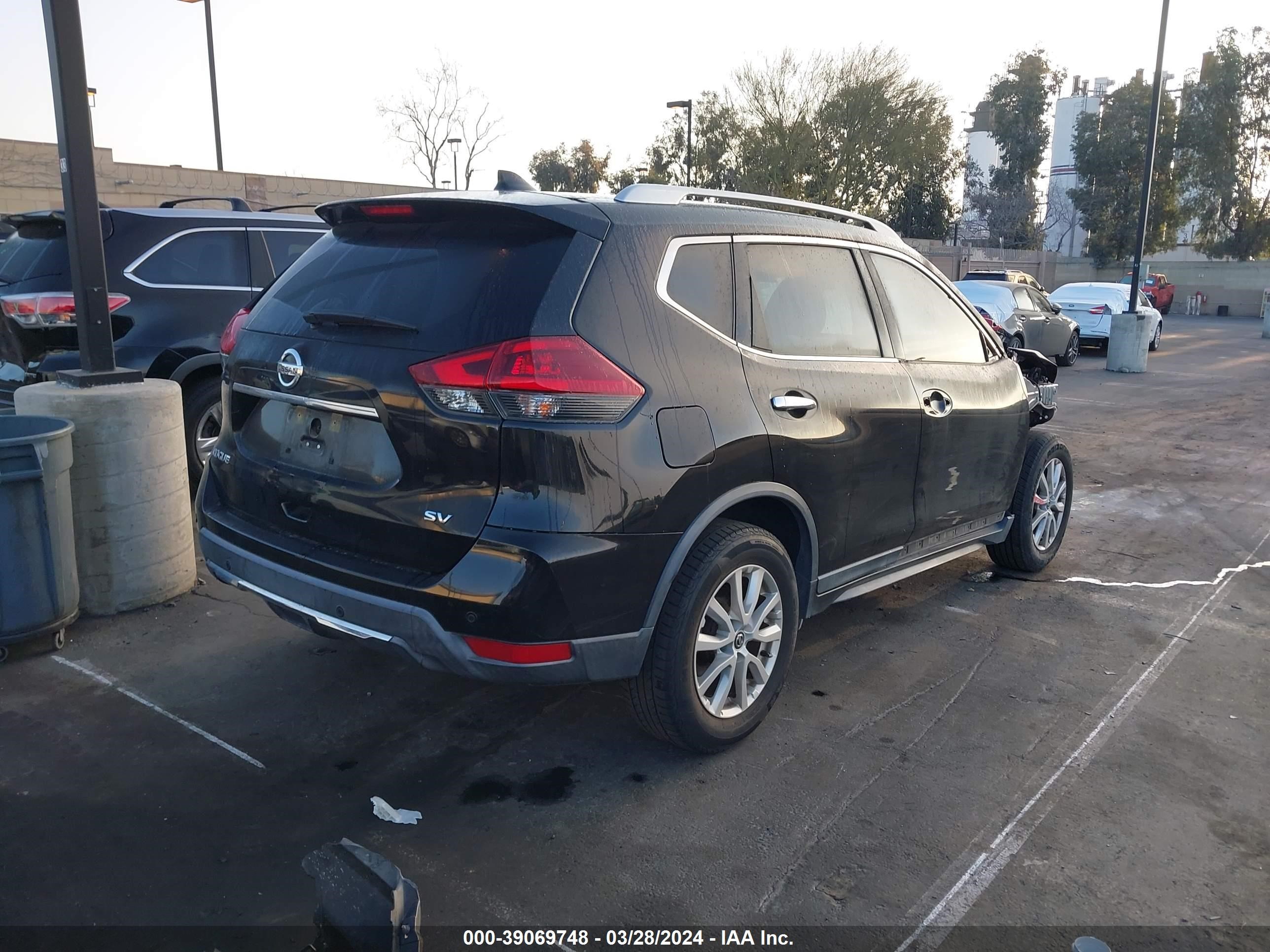 Photo 3 VIN: KNMAT2MT2KP529858 - NISSAN ROGUE 