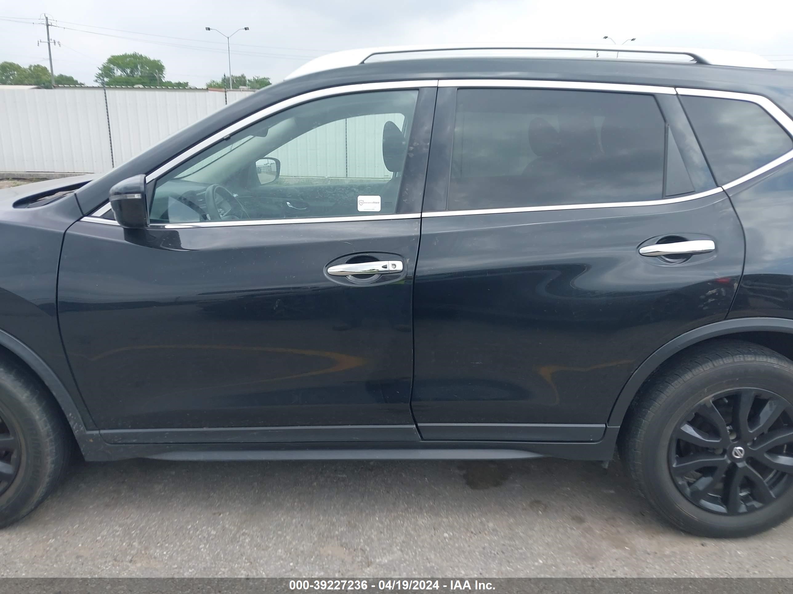 Photo 13 VIN: KNMAT2MT2LP532924 - NISSAN ROGUE 