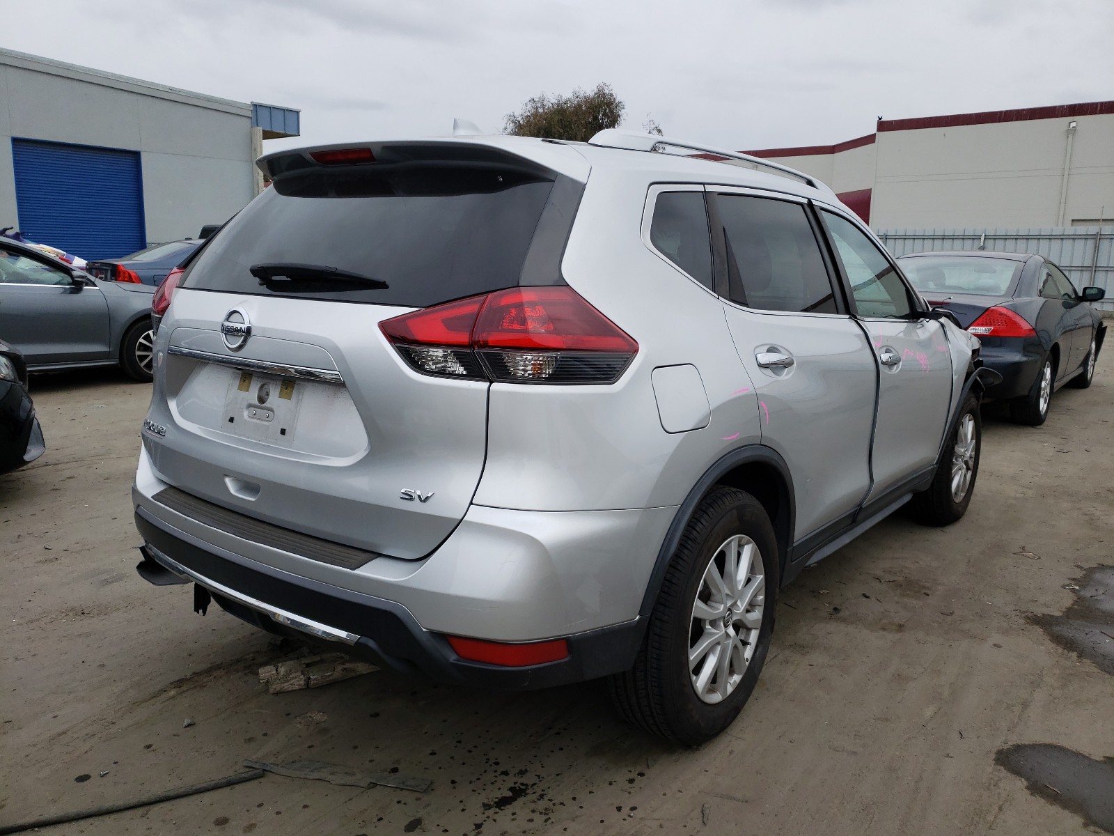 Photo 3 VIN: KNMAT2MT3JP510637 - NISSAN ROGUE S 