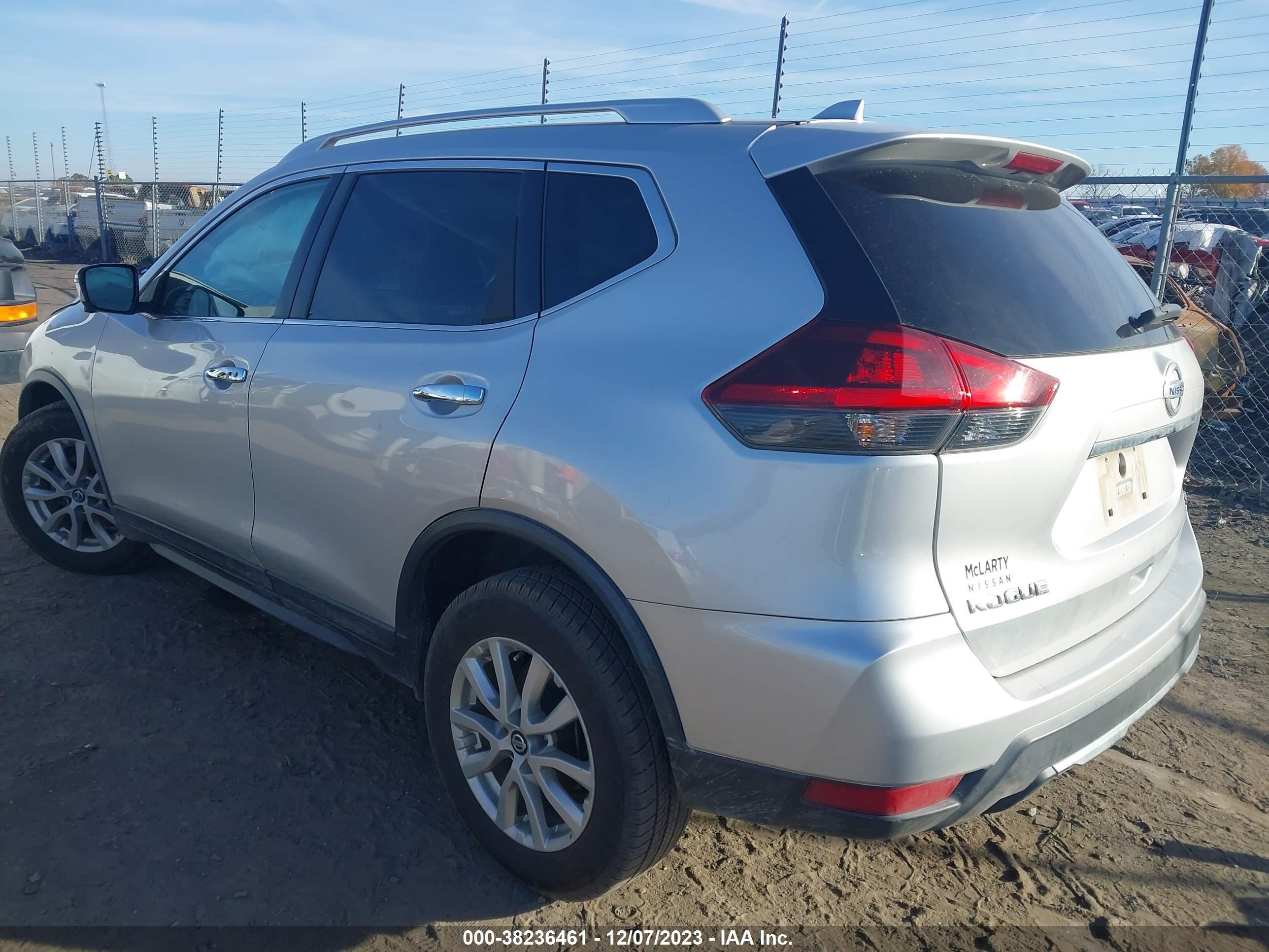 Photo 2 VIN: KNMAT2MT3JP513991 - NISSAN ROGUE 