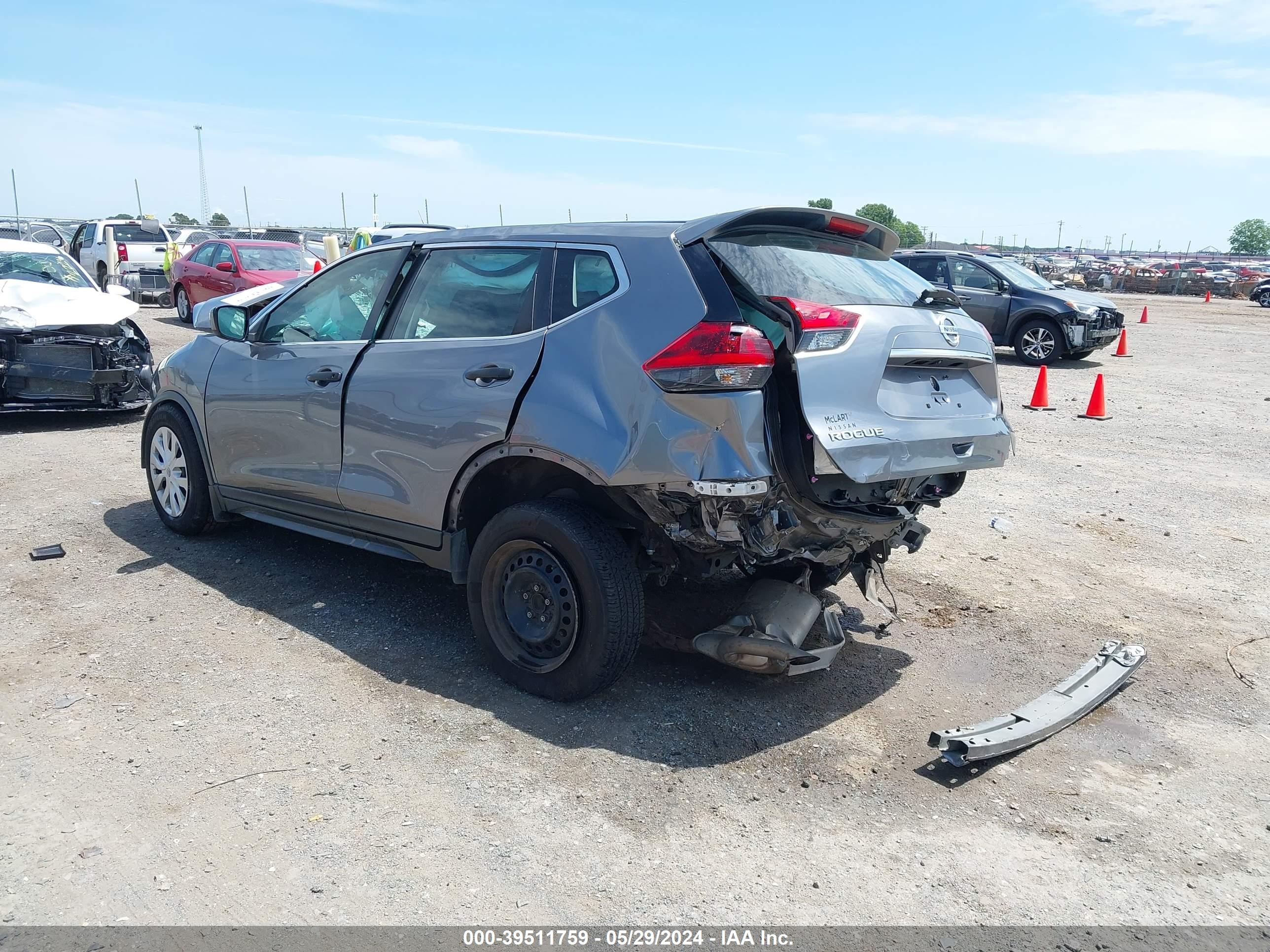 Photo 2 VIN: KNMAT2MT3JP597259 - NISSAN ROGUE 