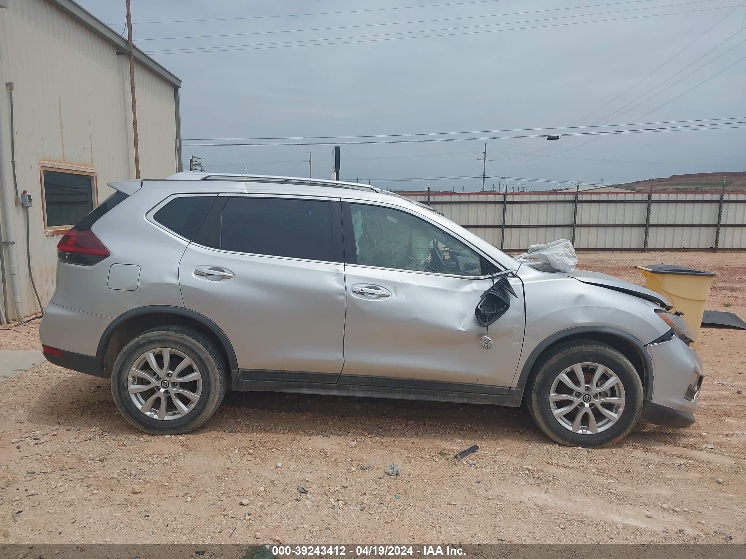 Photo 12 VIN: KNMAT2MT3LP511211 - NISSAN ROGUE 