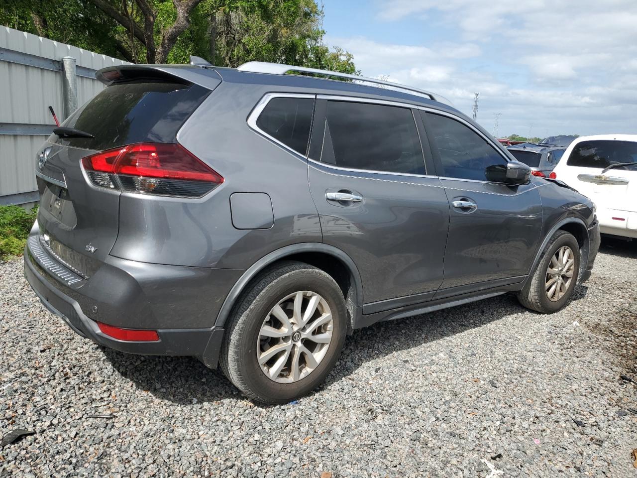 Photo 2 VIN: KNMAT2MT3LP526050 - NISSAN ROGUE 