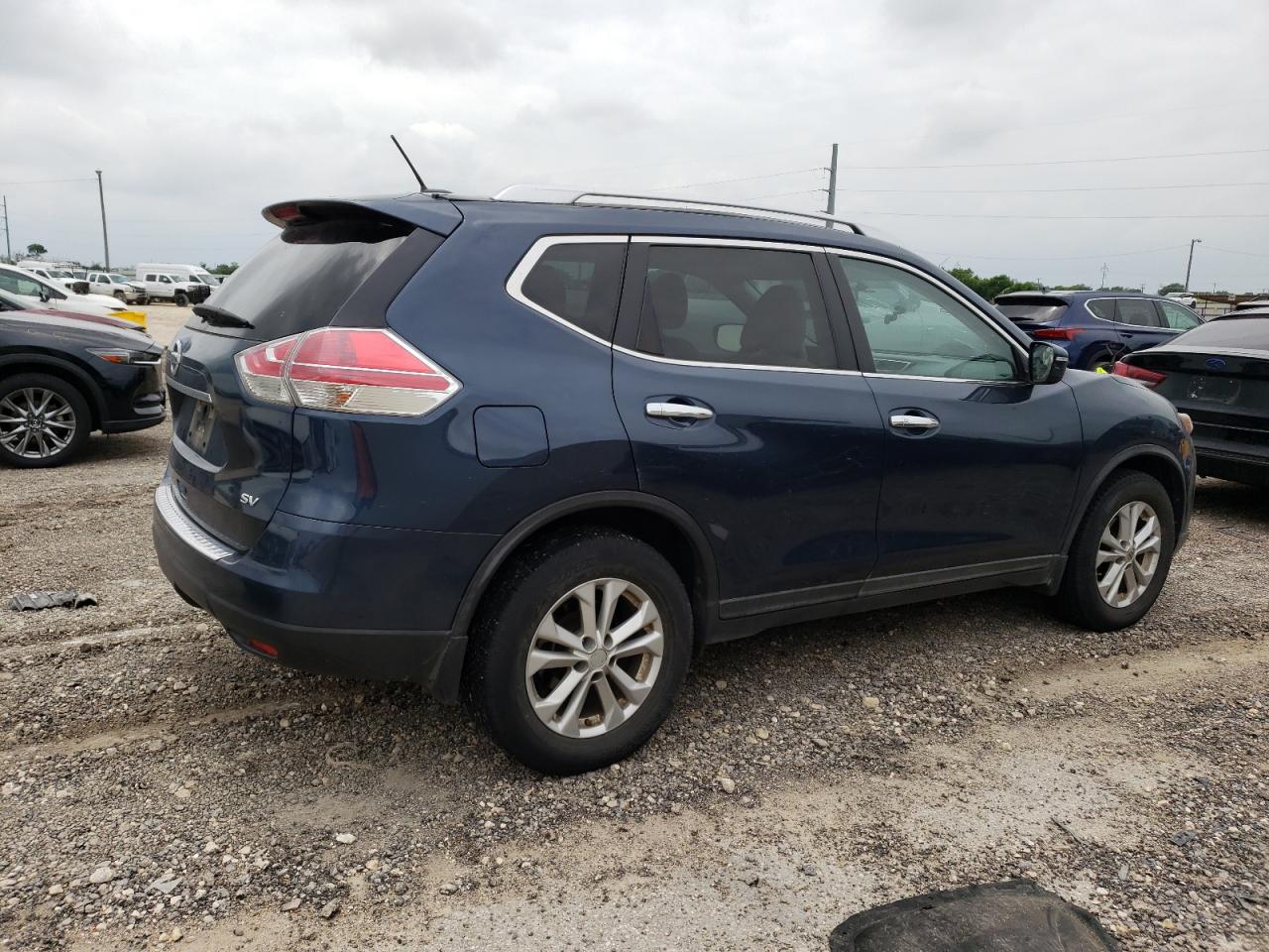 Photo 2 VIN: KNMAT2MT4FP526580 - NISSAN ROGUE 