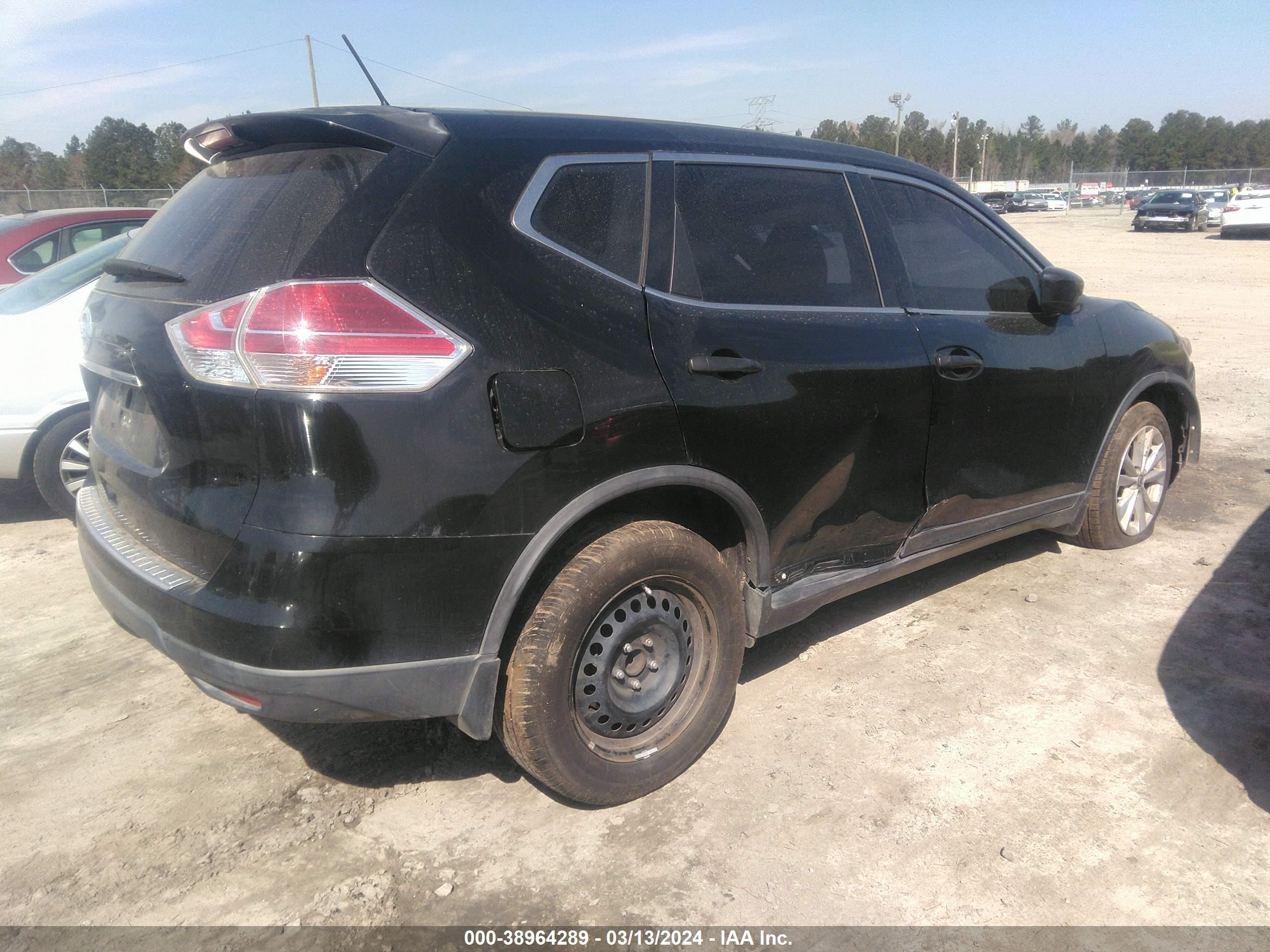 Photo 3 VIN: KNMAT2MT4GP647711 - NISSAN ROGUE 