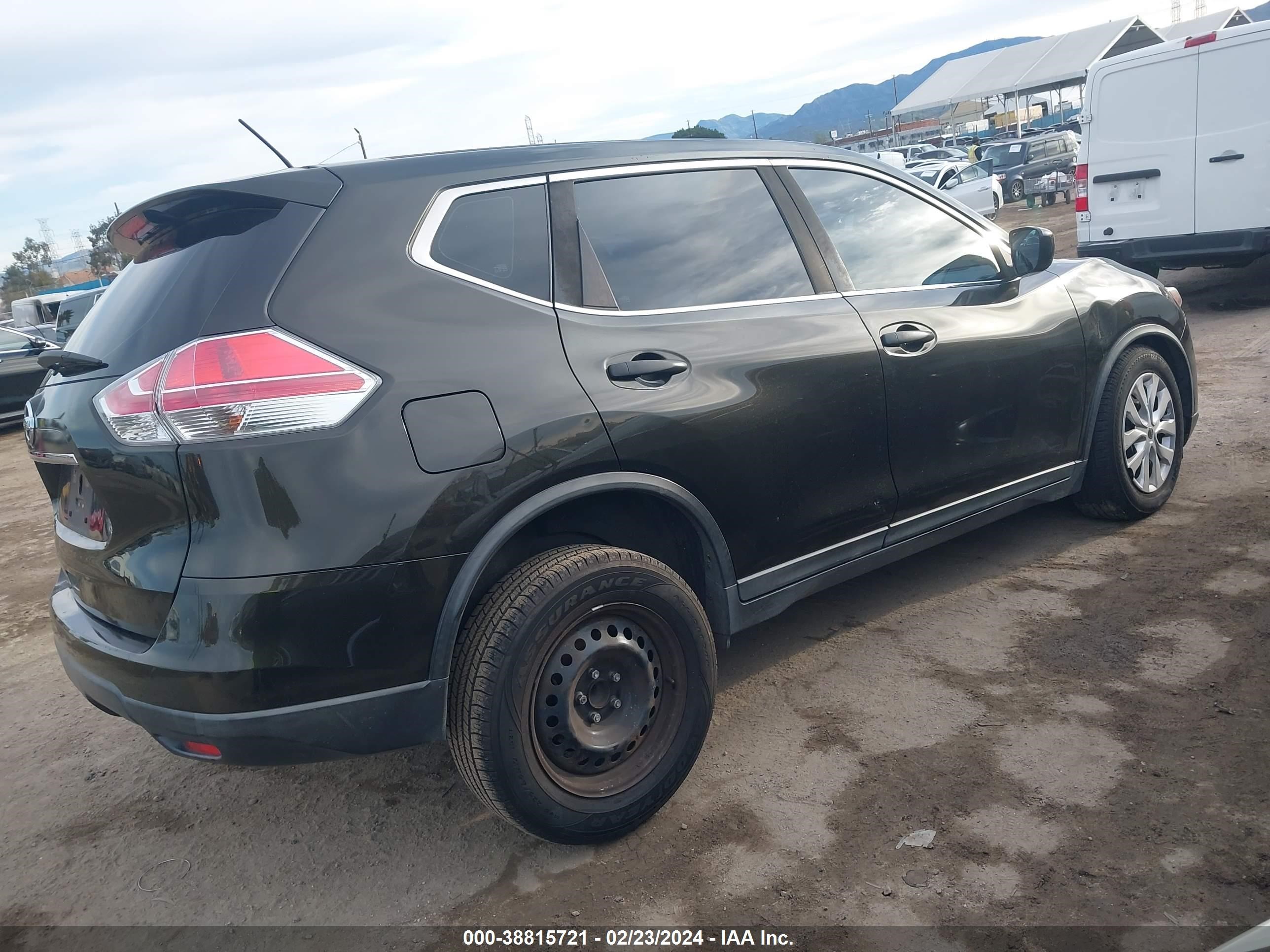 Photo 3 VIN: KNMAT2MT4GP686881 - NISSAN ROGUE 